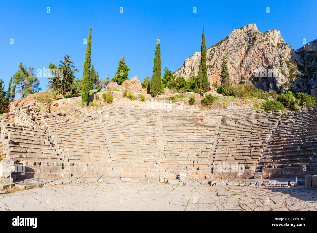 Das antike Theater von Delphi. Delphi war eine wichtige antike griechische religiöse Heiligtum der Heiligen zu dem Gott Apollo. Stockfoto