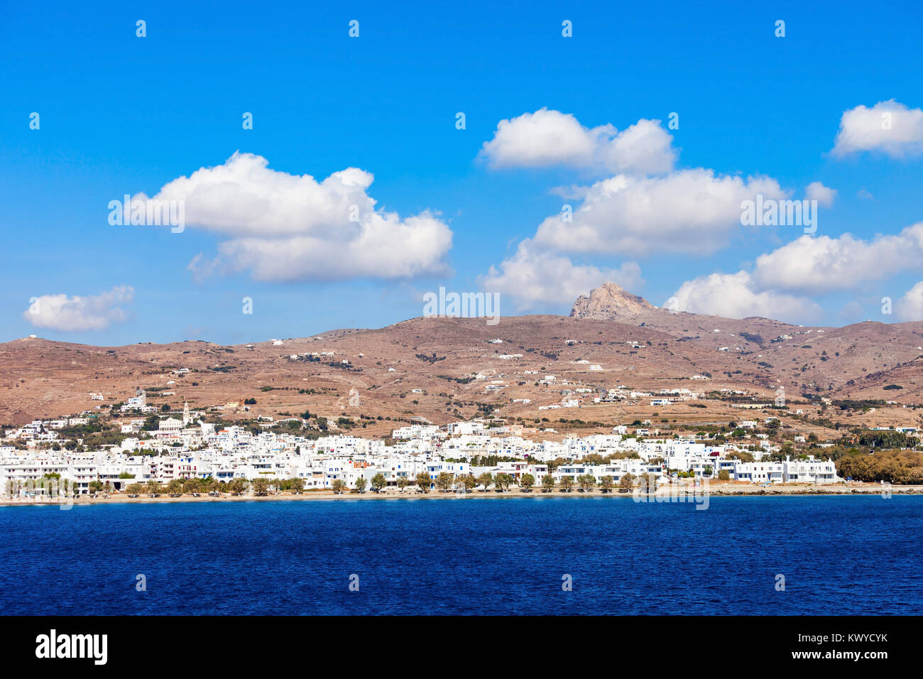 Die Insel Tinos Luftaufnahme. Tinos ist eine griechische Insel in der Ägäis, in der Inselgruppe der Kykladen, Griechenland. Stockfoto