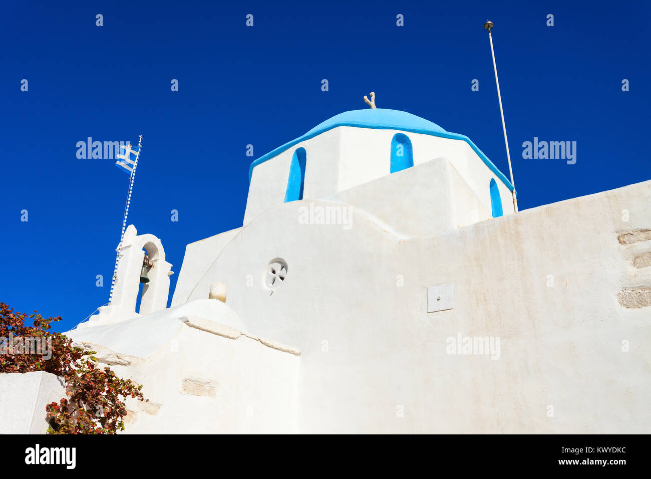 Weiß katholische Kirche in der Altstadt von Parikia auf der Insel Paros in Griechenland Stockfoto