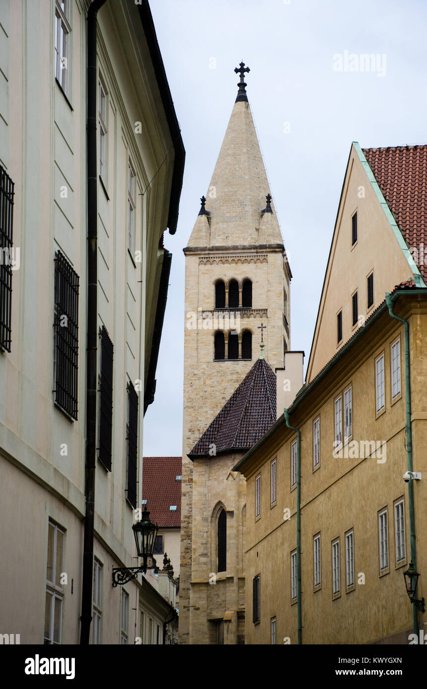 Schmale Prager Straße in der Altstadt Stockfoto