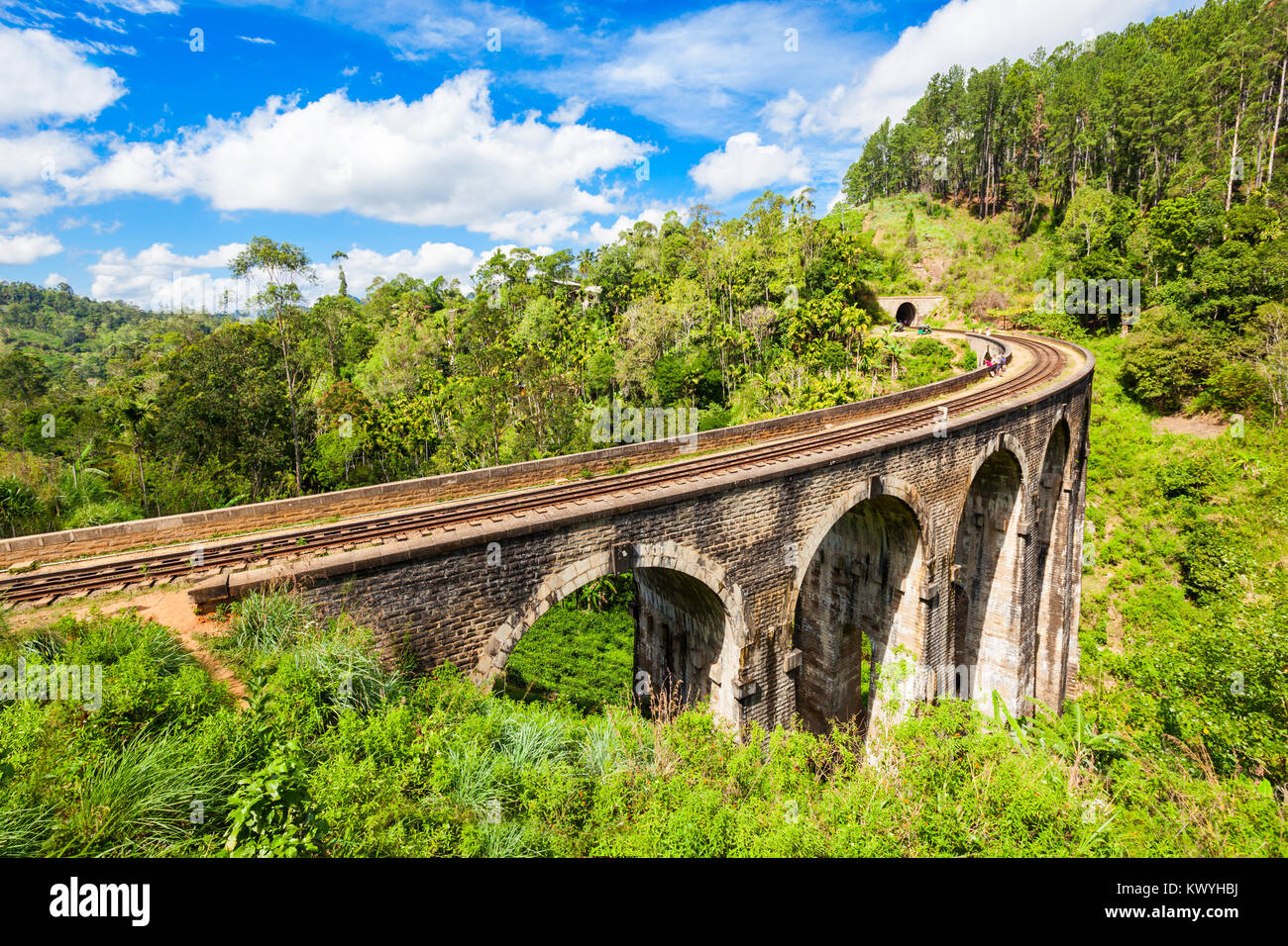 Die Neun Bögen Demodara Bridge oder die Brücke in den Himmel ist einer der berühmten Brücken in Sri Lanka. Neun Bögen Brücke ist in der Nähe von El Demodara Stockfoto