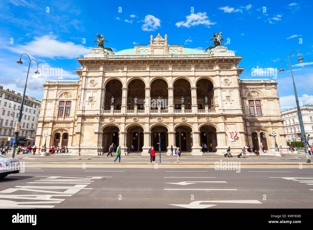 Der Wiener Staatsoper und der Wiener Staatsoper ist ein Opernhaus. Wiener Staatsoper liegt im Zentrum von Wien, Österreich. Stockfoto