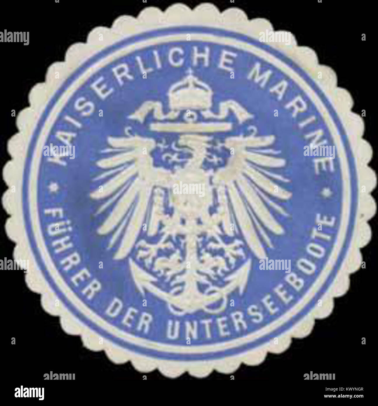 Dieser Titel bezieht sich auf ein Siegel oder Abzeichen, das mit dem Kommandanten deutscher U-Boote während des Ersten Weltkriegs in Verbindung gebracht wurde, möglicherweise ein historisches Militärabzeichen oder Artefakt. Stockfoto