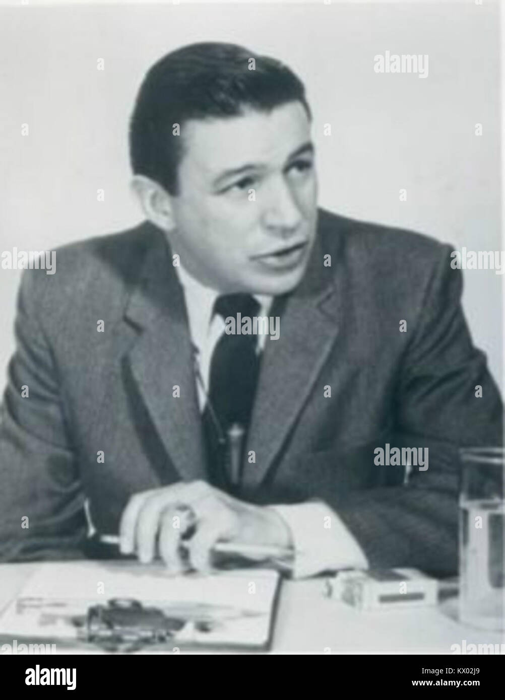 Foto oder Aufnahme von Mike Wallace, der 1957 Interviews mit Journalismus, Mediengeschichte und amerikanischer Sendekultur führte. Stockfoto