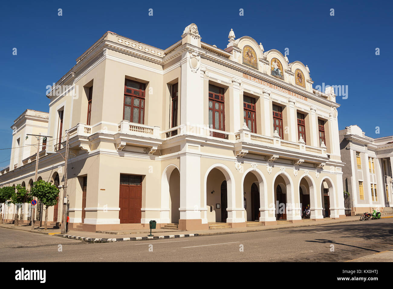 Teatro Terry Tomas Nella Piazza di Cienfuegos (Kuba) Stockfoto