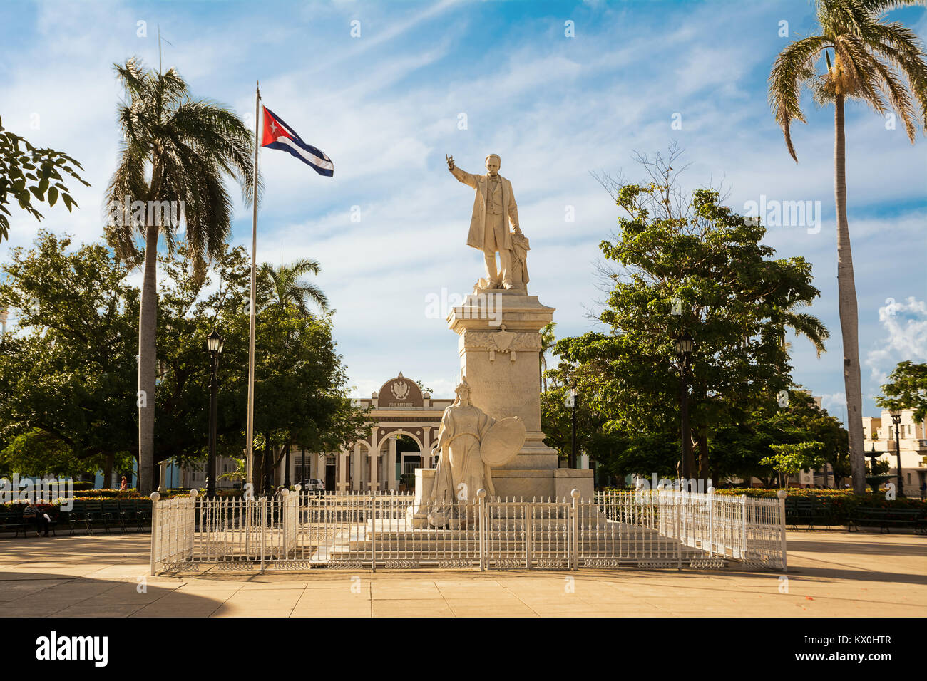 Cienfuegos, Kuba - Dezember 7, 2017: Denkmal an Jose Martì am gleichnamigen Platz in Cienfuegos Stockfoto