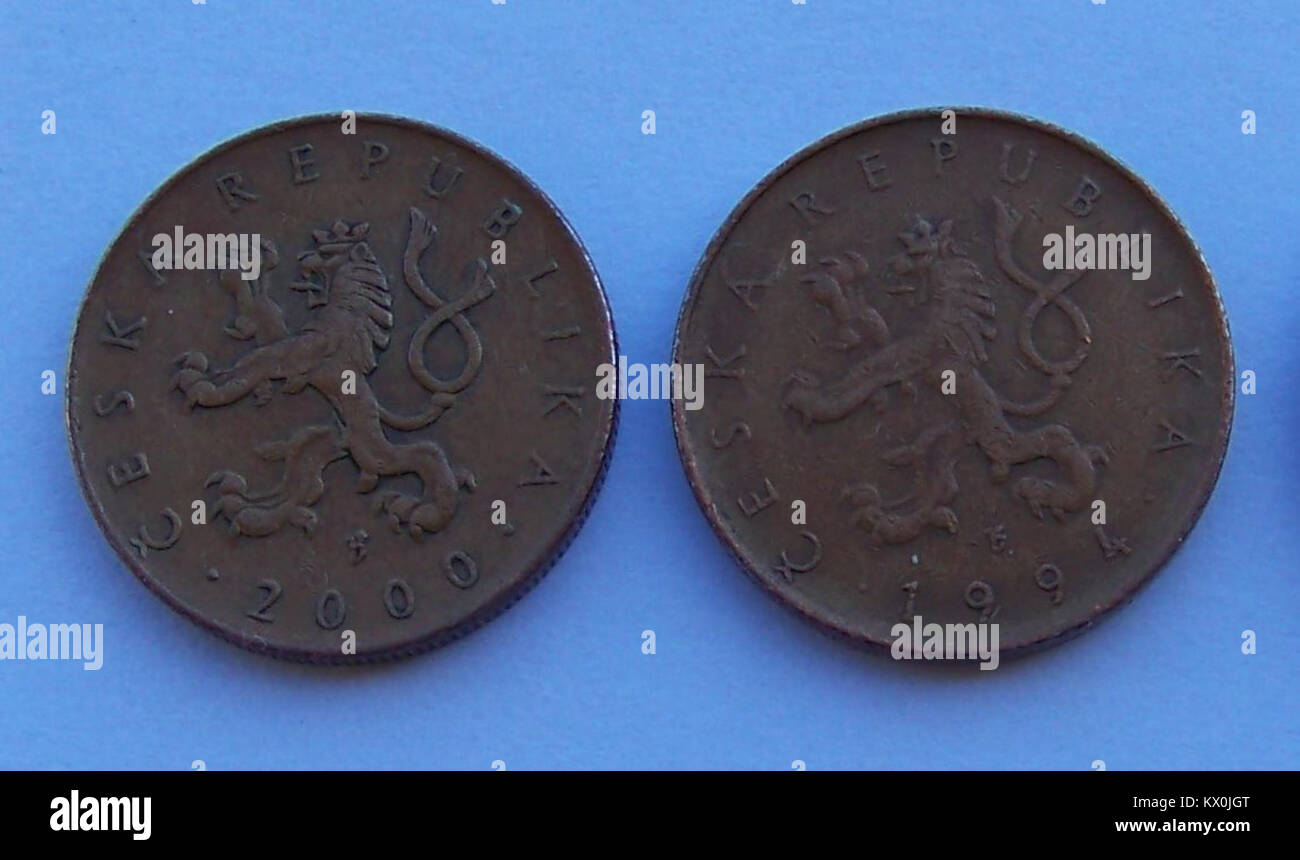 Eine 10-KC-Münze aus der Tschechischen Republik, die ihr Design, ihre Stückelung und mögliche Gedenkelemente in Landeswährung zeigt. Stockfoto Eine 10-KC-Münze aus der Tschechischen Republik, die ihr Design, ihre Stückelung und mögliche Gedenkelemente in Landeswährung zeigt. Stockfoto