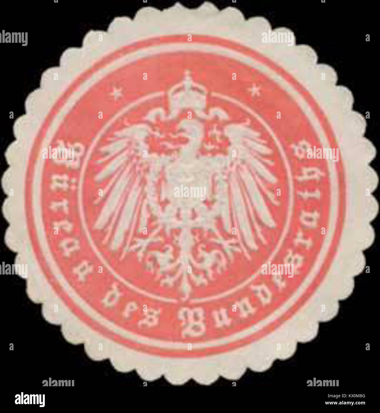 Dieser Siegelabdruck des Bundesratsamtes in Deutschland zeigt den offiziellen Charakter von Entscheidungen oder Korrespondenz an und validiert wichtige Regierungsdokumente und -Funktionen. Stockfoto