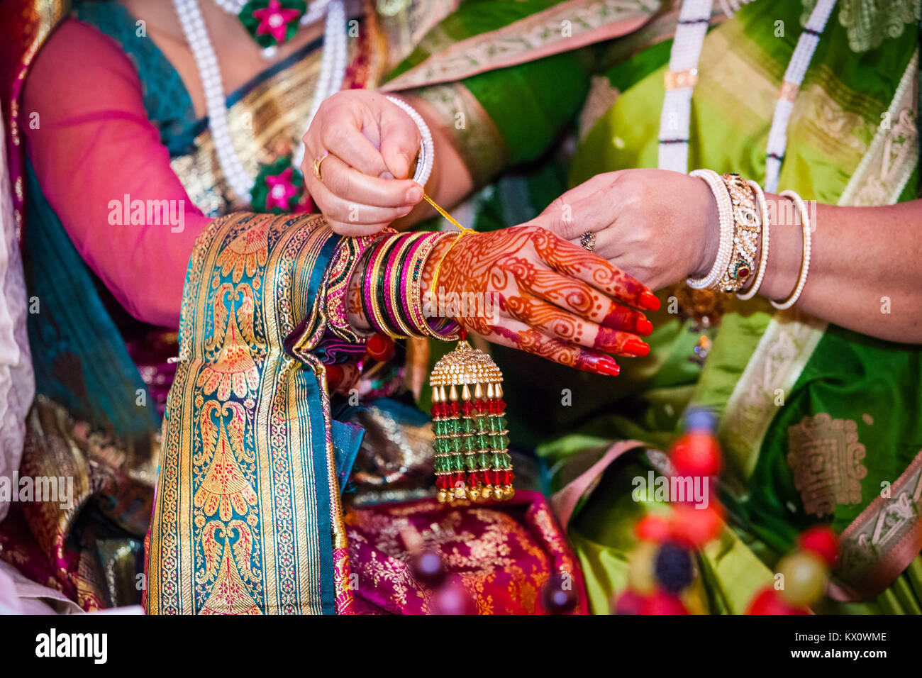 Indische Hochzeit traditionelle Vorbereitungszeremonie Nahaufnahme Stockfoto