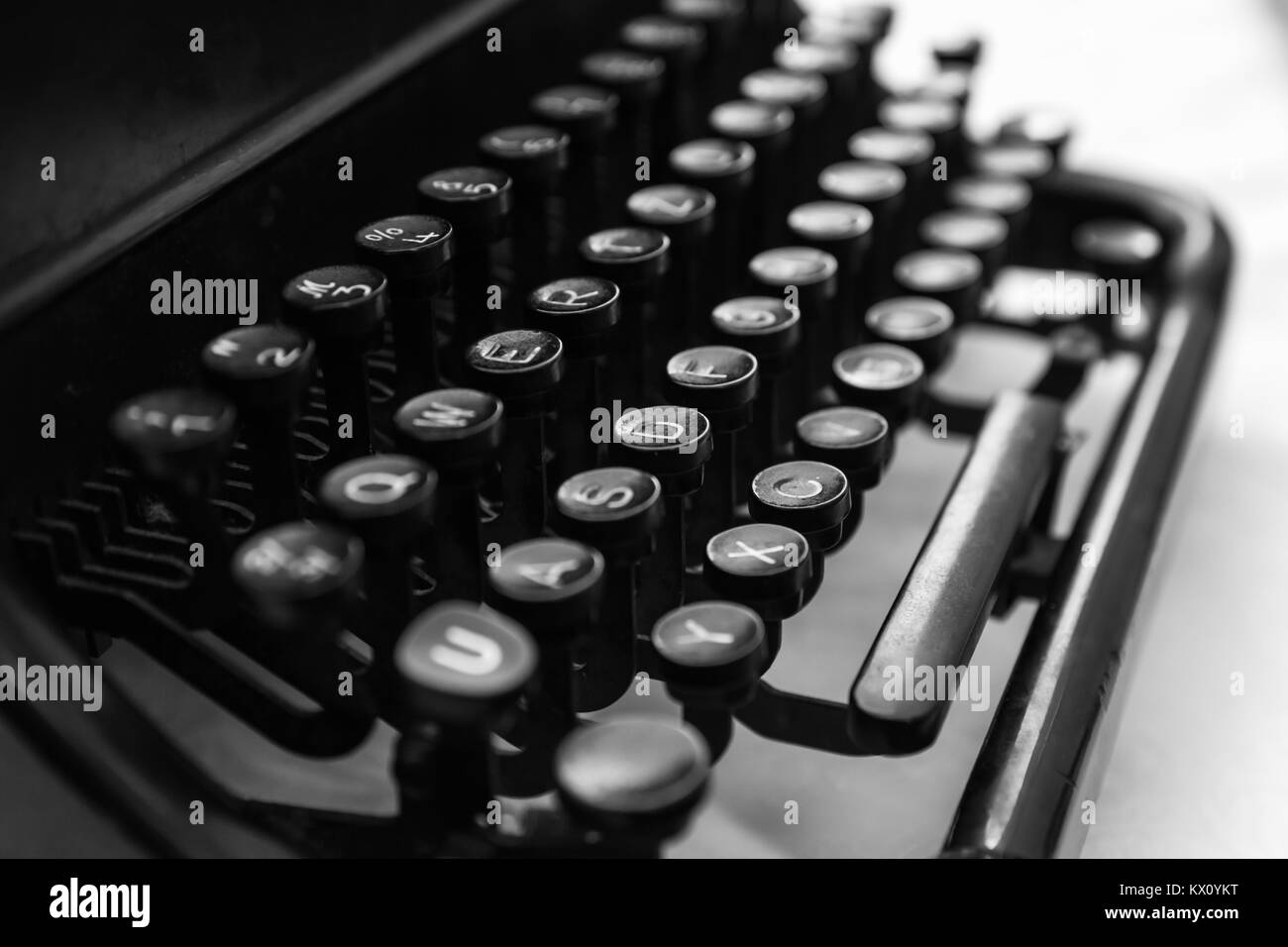 Alte Schreibmaschine Maschine Tastatur, Foto mit weichen selektiven Fokus Stockfoto