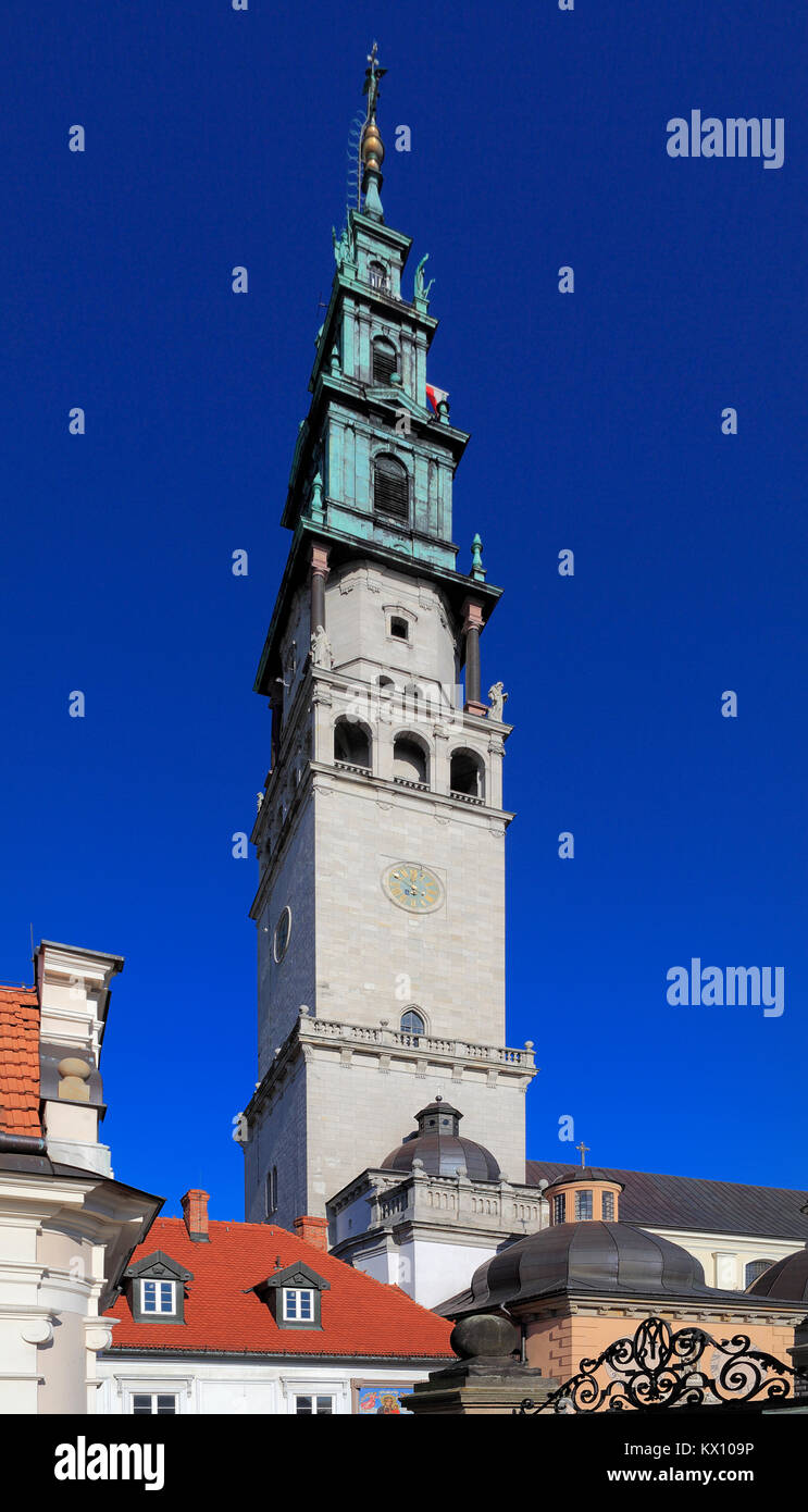 Polen, Schlesien Provinz, Tschenstochau - 2014/10/29: Pauline um Kloster Jasna Gora - das Kloster Turm Stockfoto