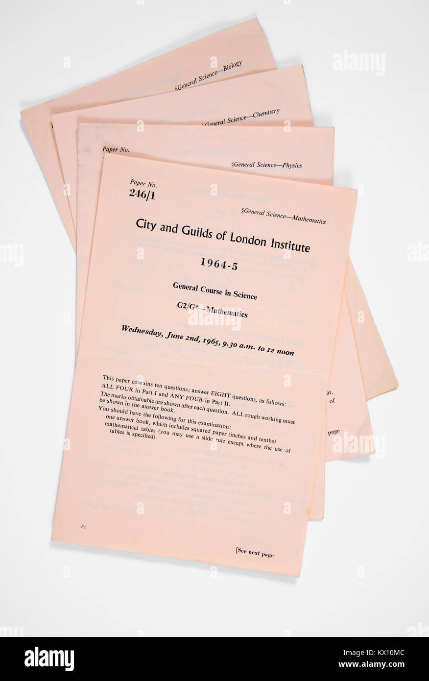 Eine Reihe von Stadt- und Gilden von London Institut allgemeine Kurs in Wissenschaft Papiere von 1964-5. Stockfoto