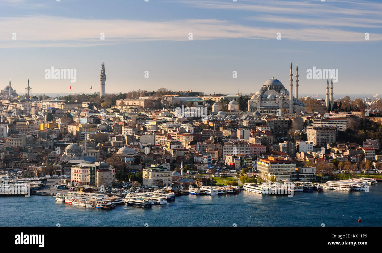 Skyline von Istanbul; Süleymaniye Moschee in der rechten Stockfoto