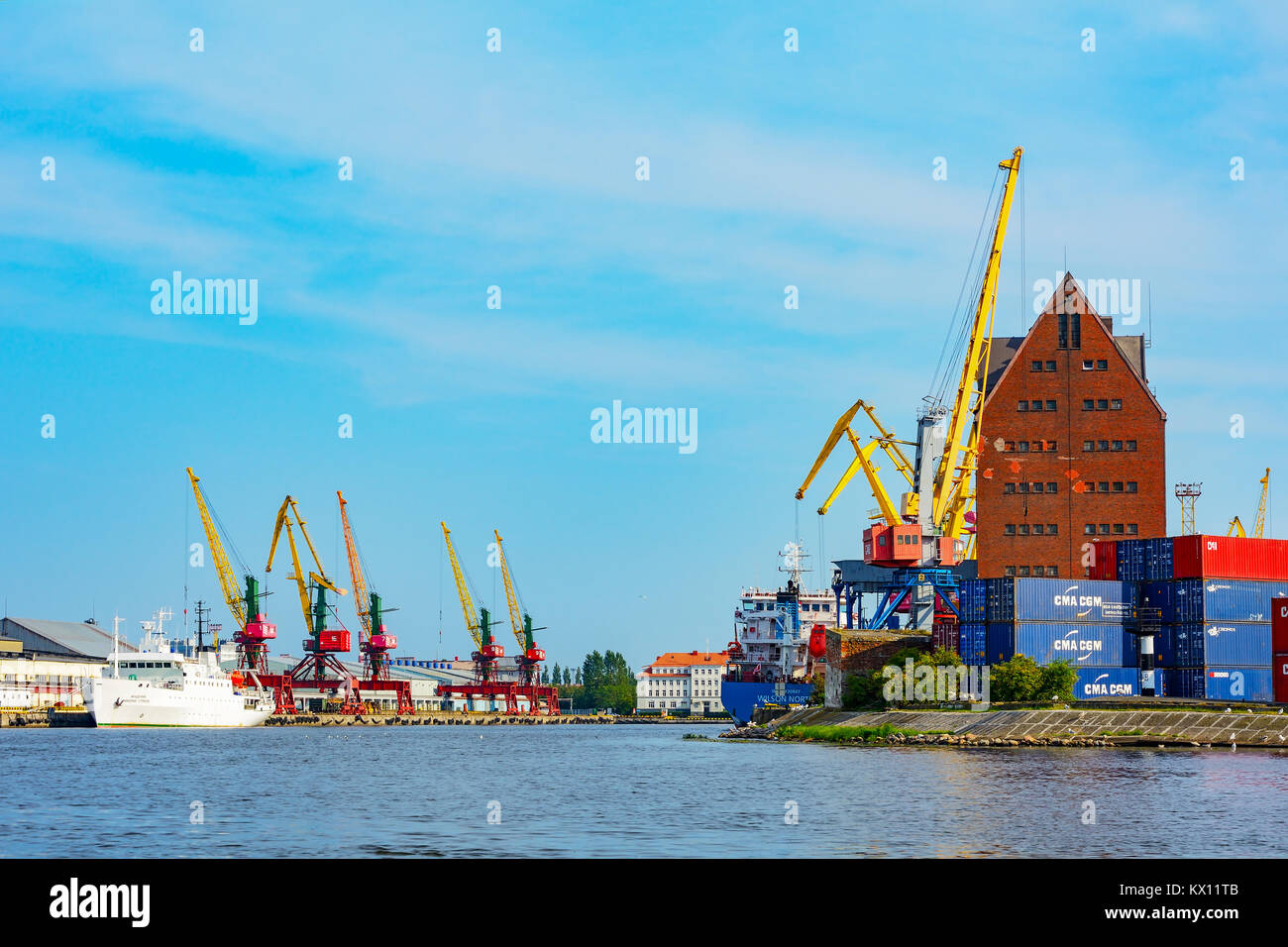Kommerzielle Hafen Kaliningrad am Fluss Pregel Stockfoto
