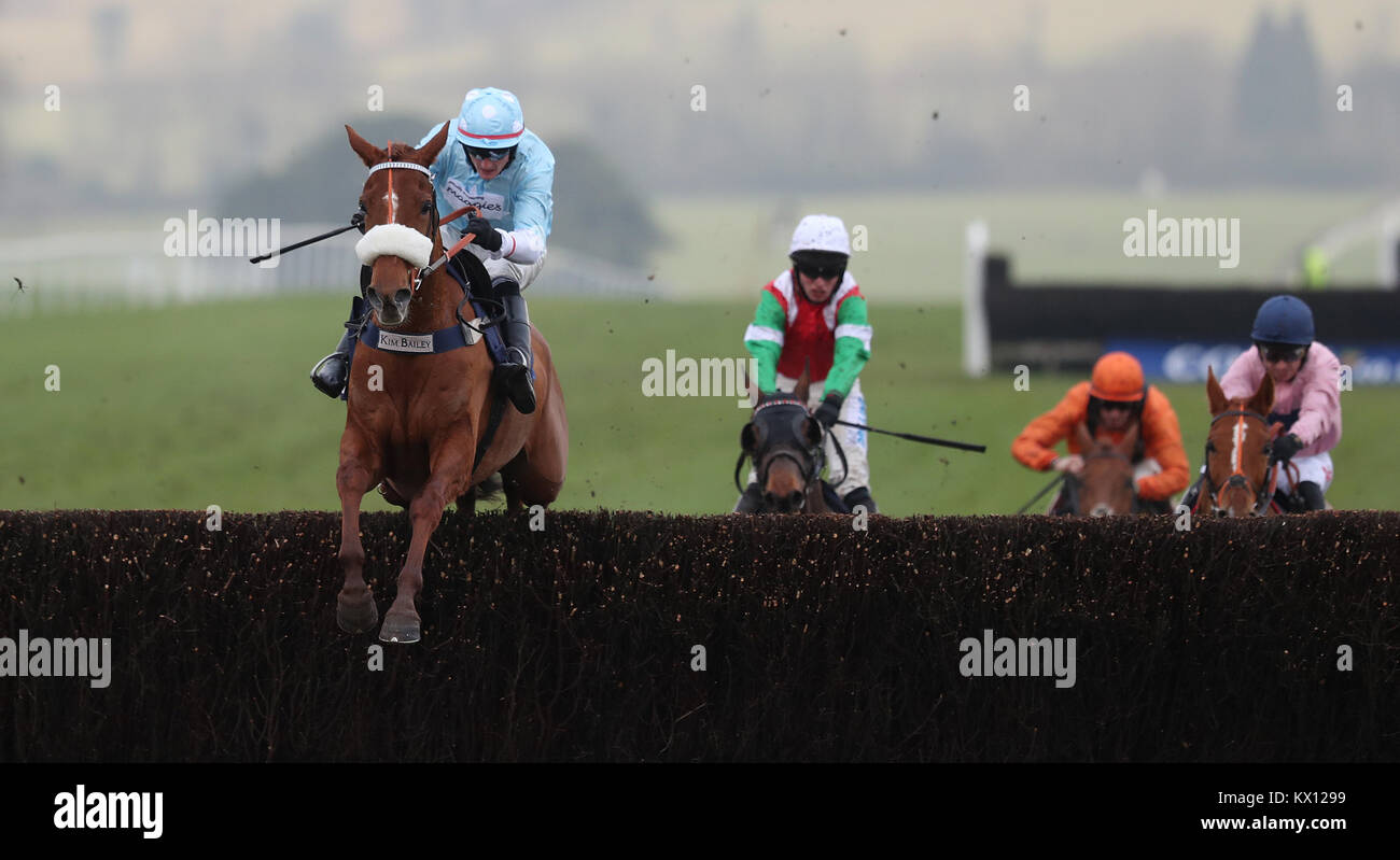 Ein weiteres Venture geritten von Mikey Hamill auf Ihrem Weg zum Sieg in der Coral Yourcall Chase während Coral walisische Grand Nationals in Chepstow Racecourse, Chepstow. Stockfoto