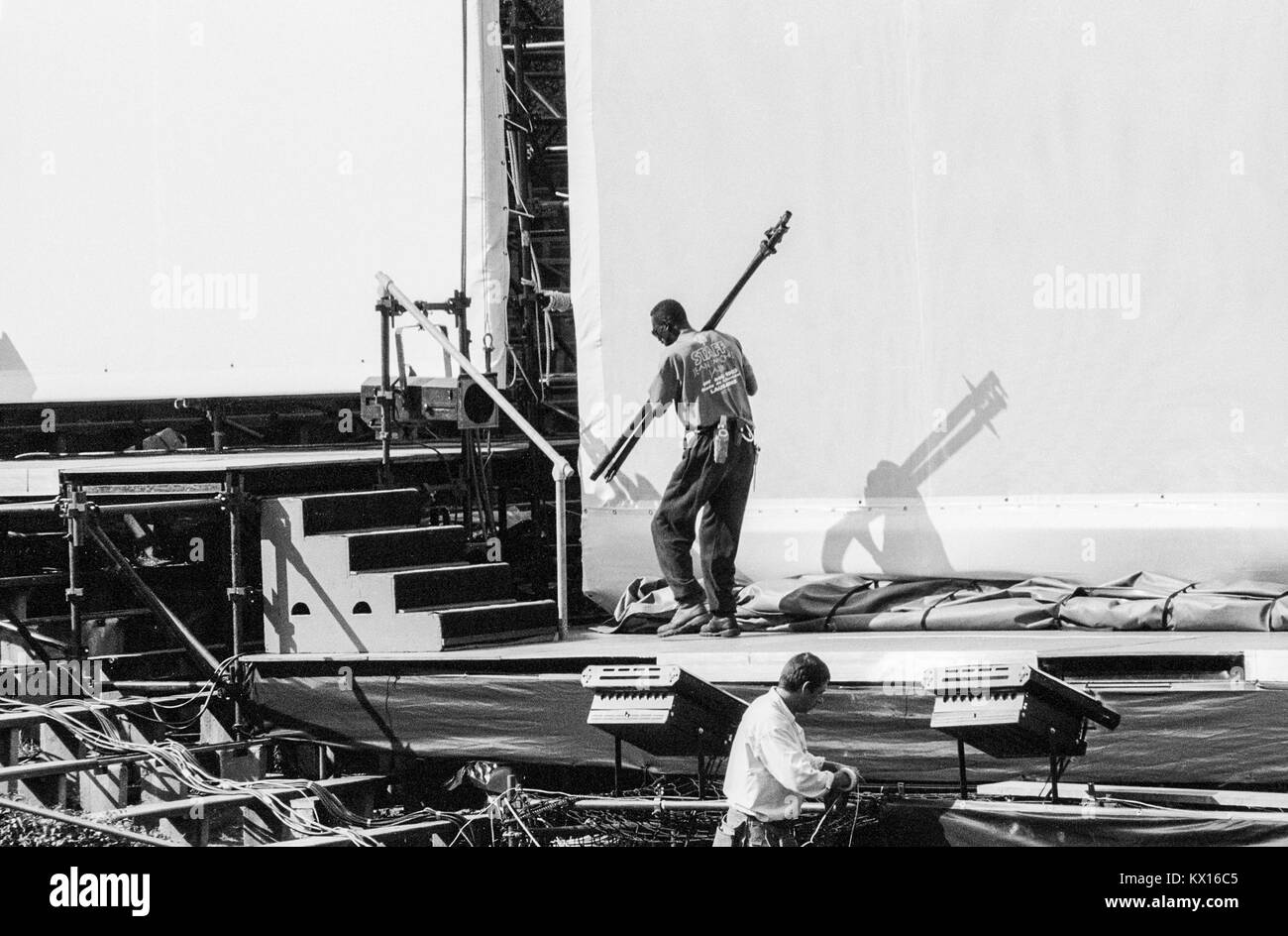 Bühne für Jean Michel Jarre Konzert Europa Tournee, die Inszenierung von Edwin Shirely Inszenierung in der Waldbhuene outdoor Auditorium in Berlin, Deutschland, 11. September 1993. Stockfoto