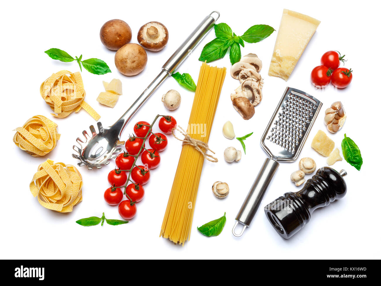 Bandnudeln und Spaghetti, Gemüse mit Zutaten zum Kochen Pasta Stockfoto