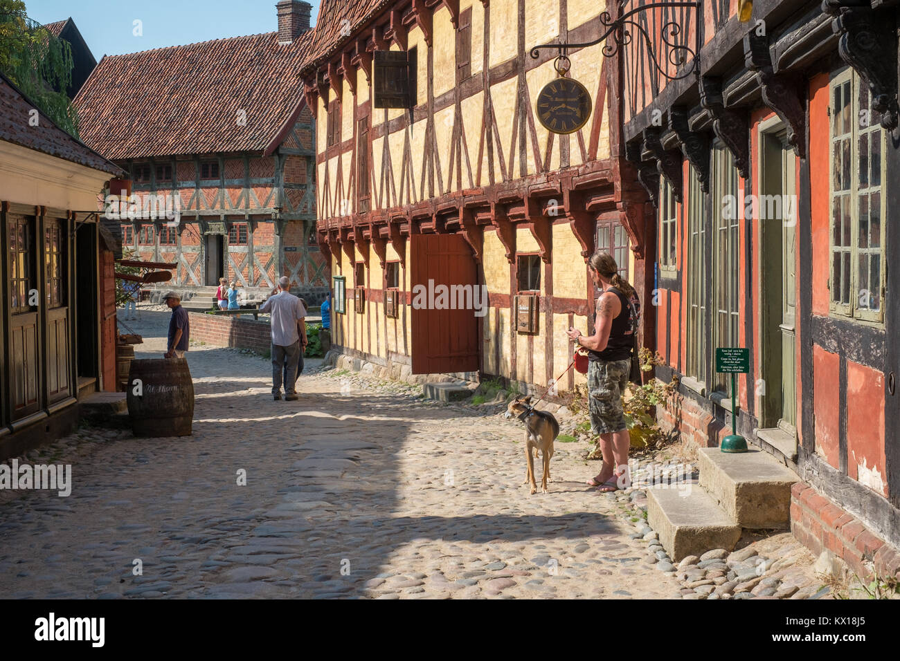 Die Altstadt in Aarhus ist beliebt bei Touristen und es traditionelle dänische Architektur zeigt vom 16. bis 19. Jahrhundert. Stockfoto