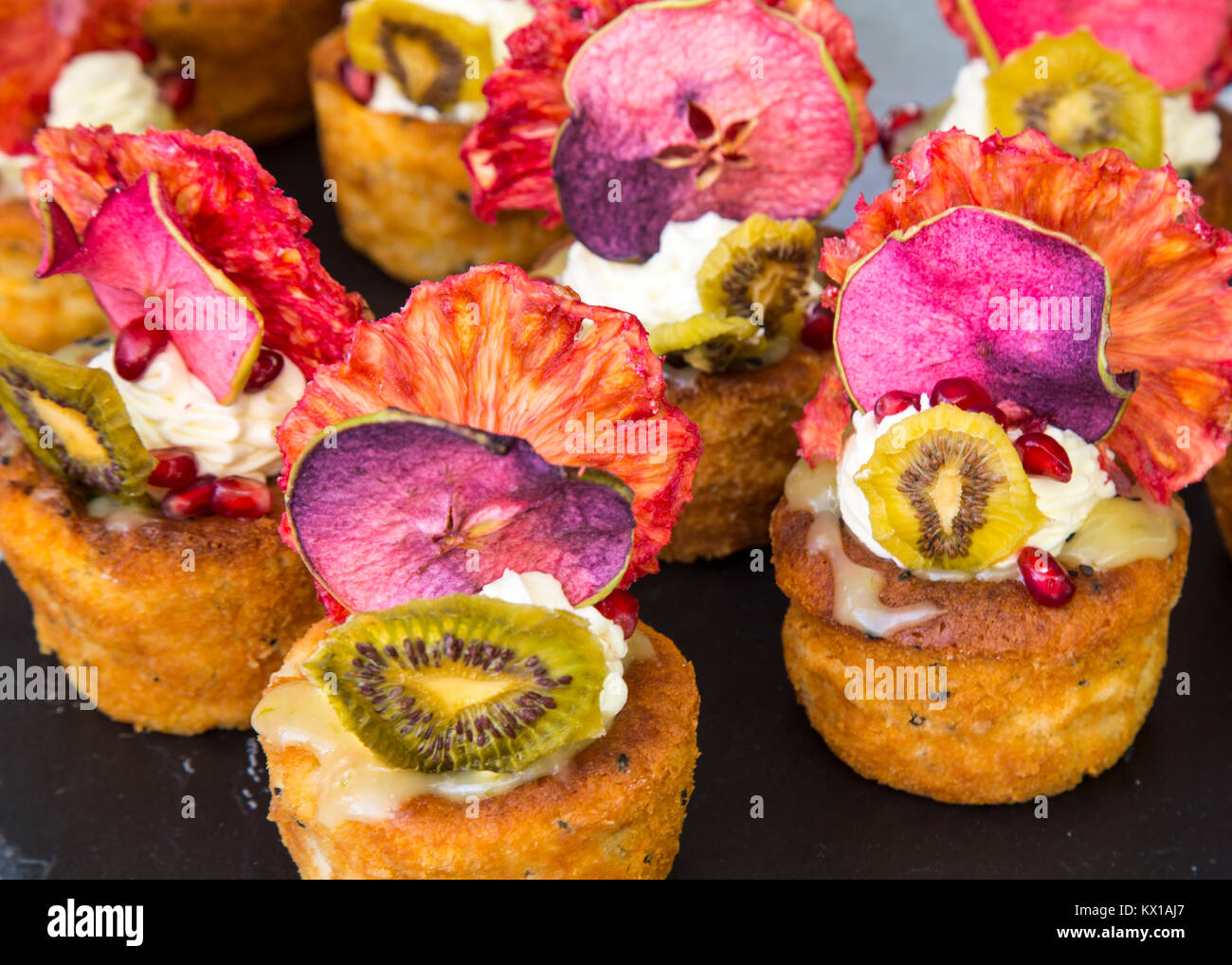 Artisan entworfen, Kuchen, von Helen Bakunowicz vom Bakemonger an der Frome unabhängigen Markt. Stockfoto