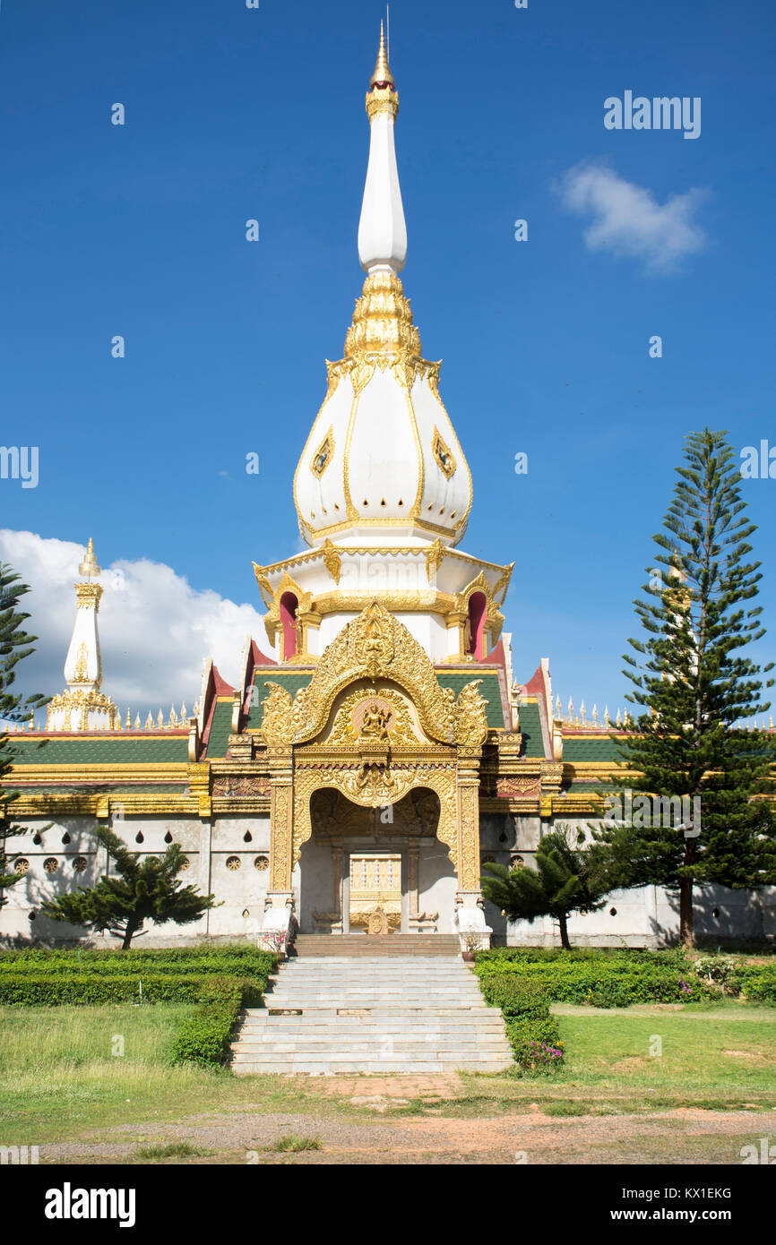 Wat Phra Maha Chedi Chai Mongkol (Nong Phok) Tempel für Thais und Ausländer Reisende besuchen Reisen und beten Buddha Statue in Roi Et, Thailand Stockfoto