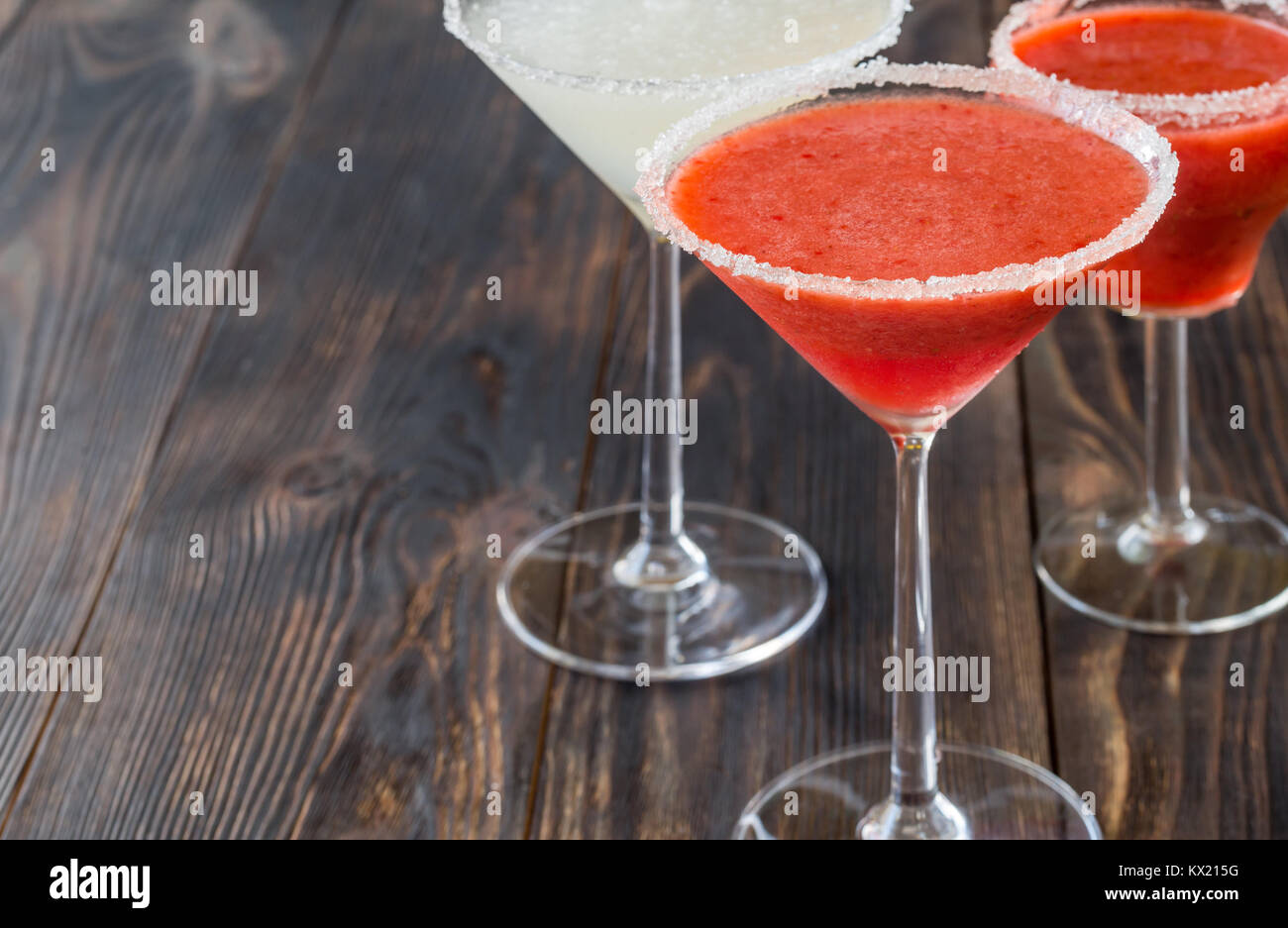 Gläser von Kalk und Strawberry Margarita Cocktail Stockfoto
