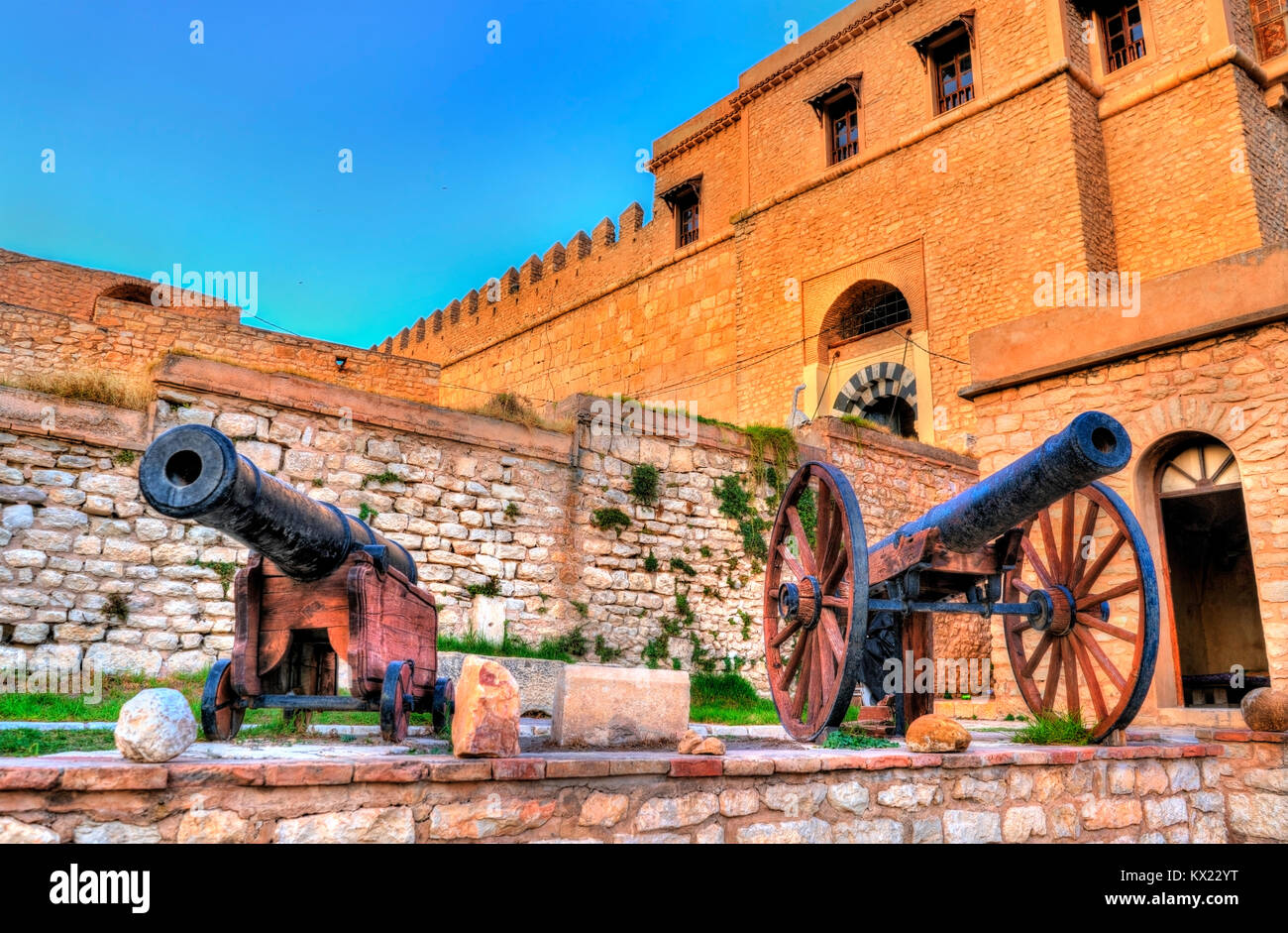 Kanonen in der Kasbah, eine mittelalterliche Festung in le Kef, Tunesien Stockfoto