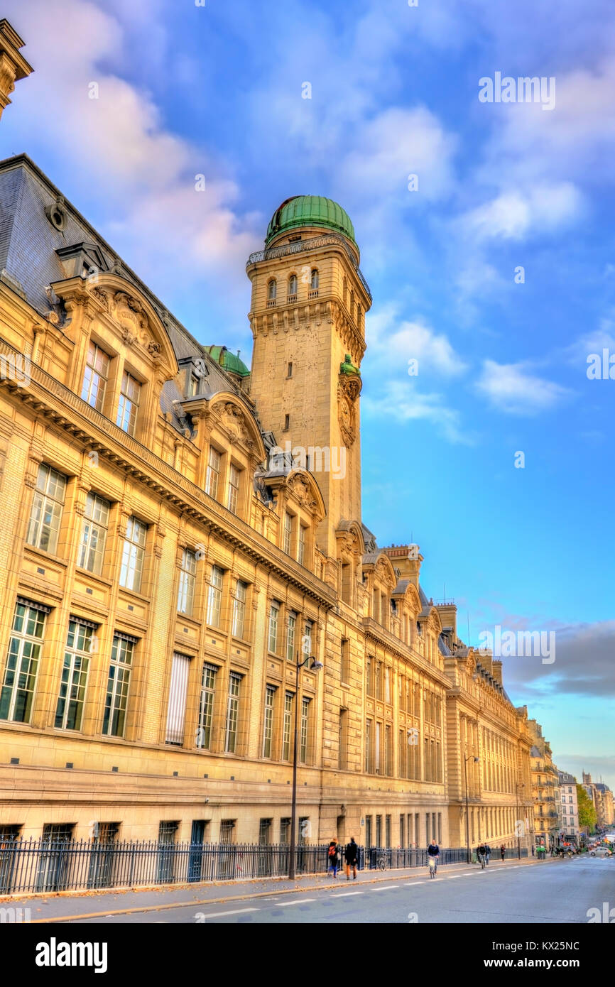 Fassade des Paris-Sorbonne Universität in Frankreich Stockfoto