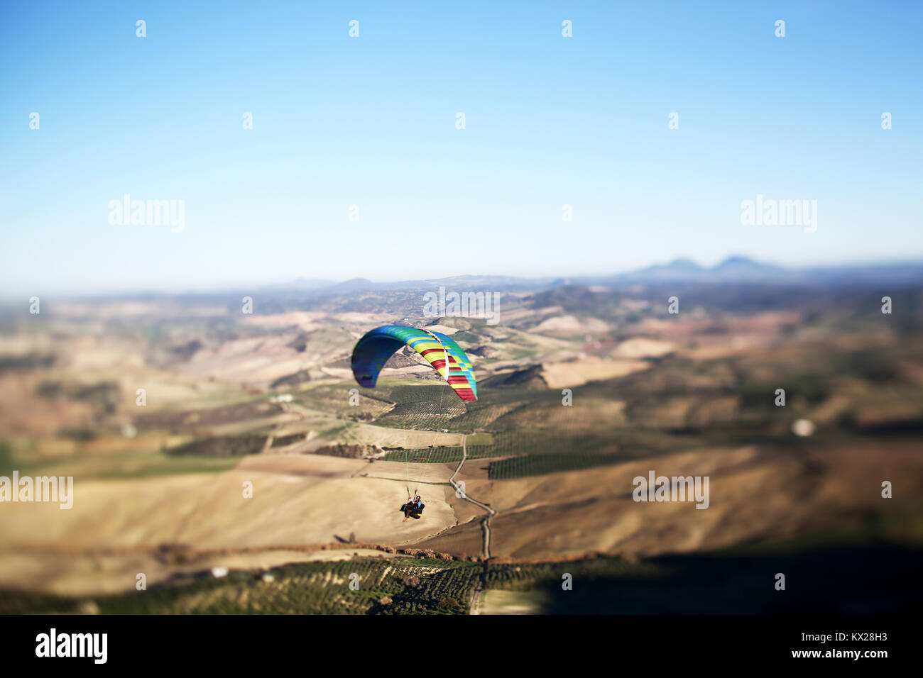 Ein tandem Pilot und Passagier Höhenflug der Hügel am Montellano, im südlichen Spanien Stockfoto