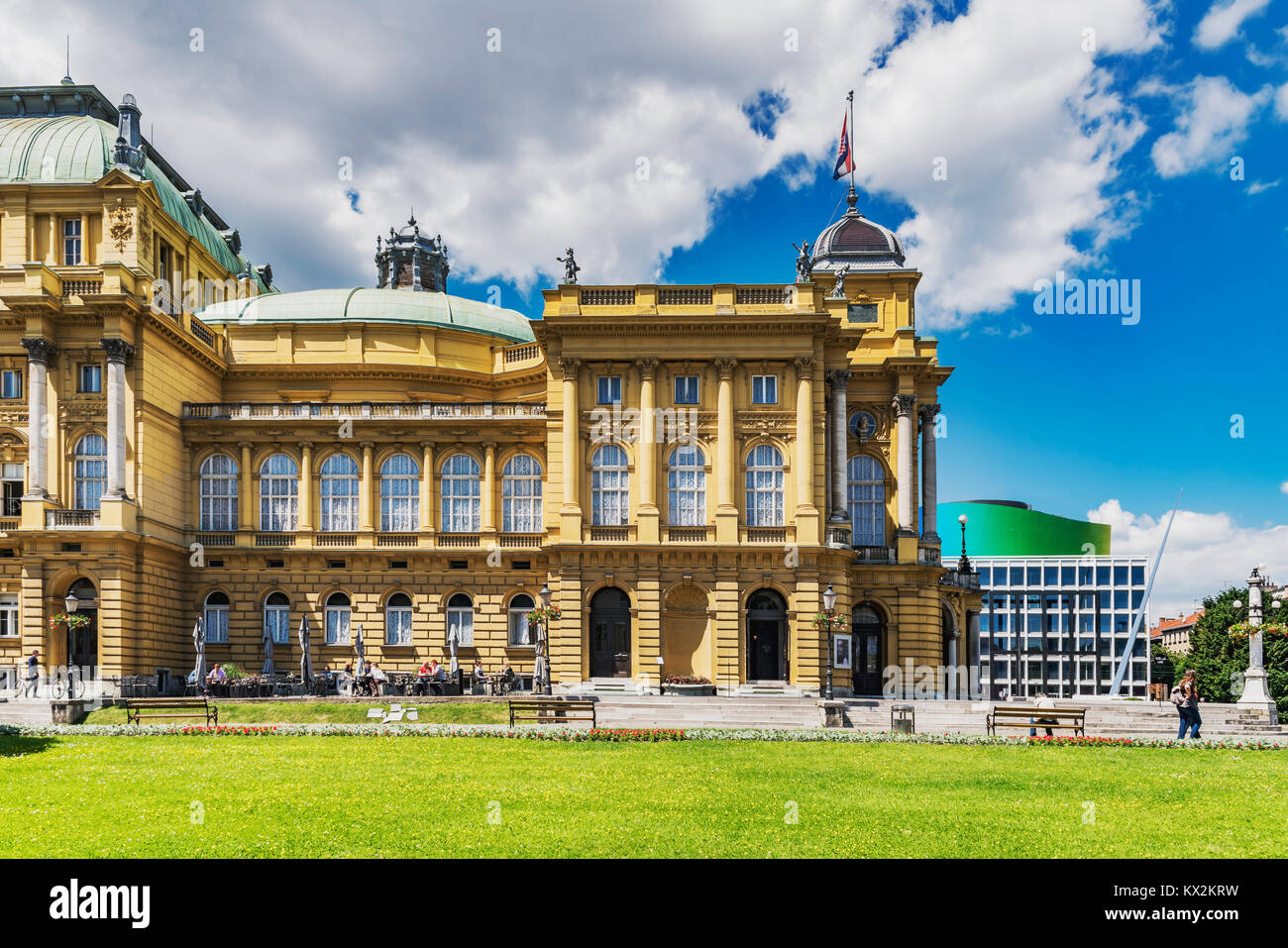 Das Gebäude des Kroatischen Nationaltheater Zagreb ist am Platz der Republik Kroatien in der Innenstadt von Zagreb, Kroatien, Europa Stockfoto