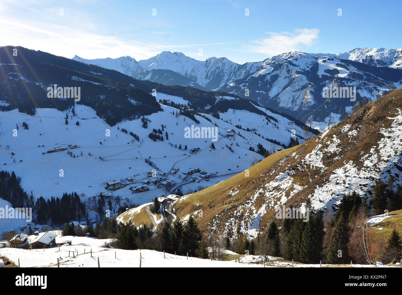 Winterlandschaft im Dorf Großarl, Österreichische Alpen. Stockfoto