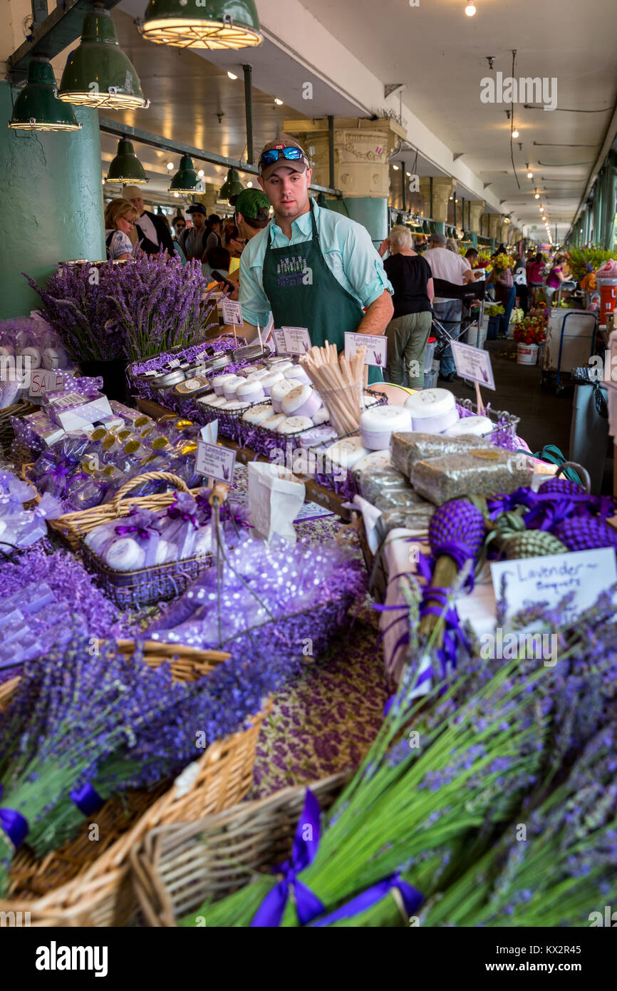 Lavendel für Verkauf an den Pike Place Market, Seattle, Washington, United States Stockfoto