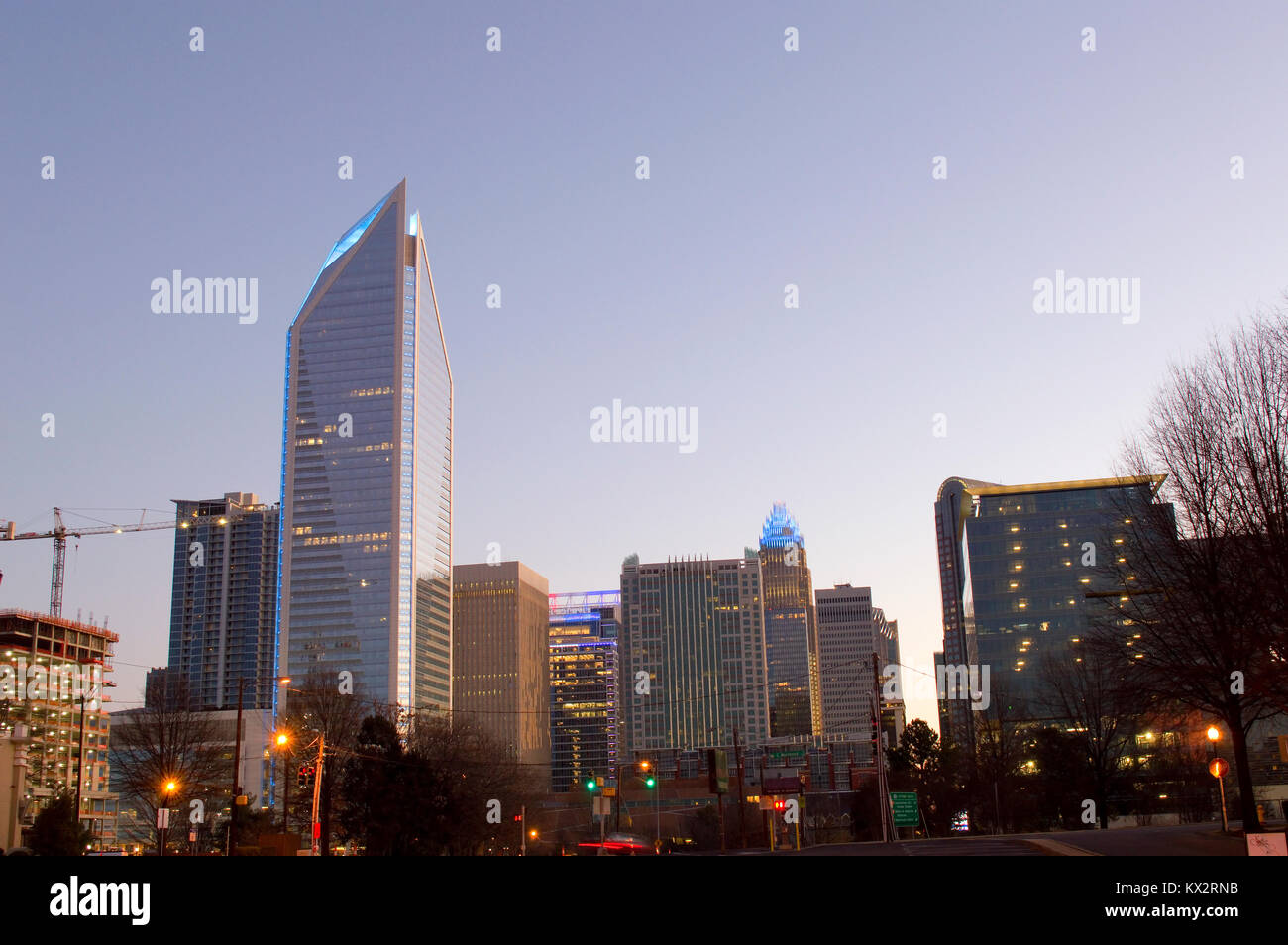 Uptown Charlotte Skyline einschließlich Duke Power Gebäude Stockfoto
