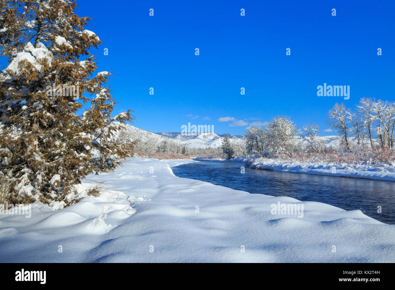 Clark Fork River im Winter in der Nähe von Bearmouth, Montana Stockfoto