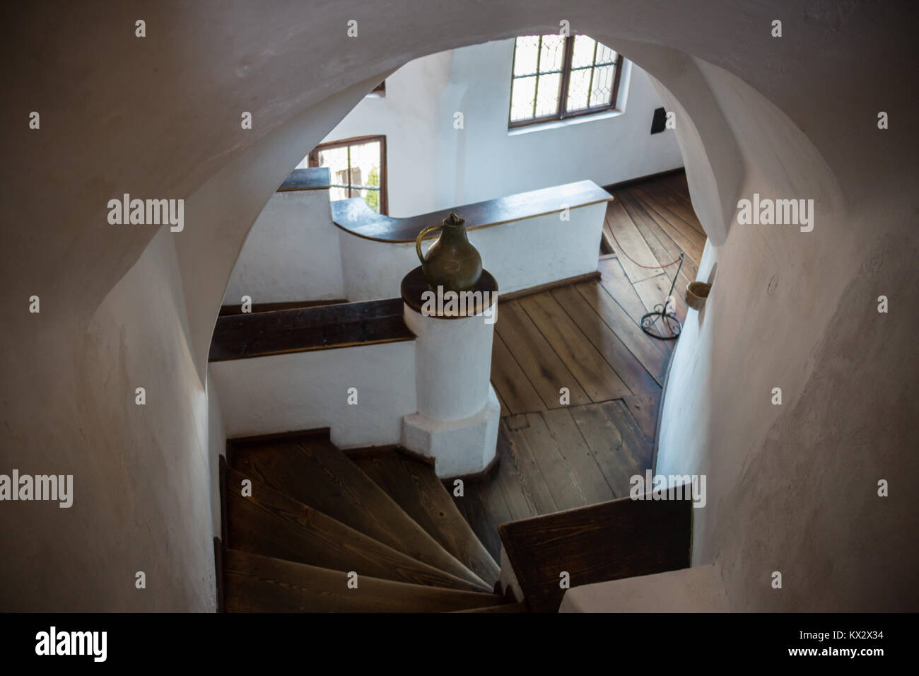 Ein abstraktes Bild einer alten Treppe Stockfoto