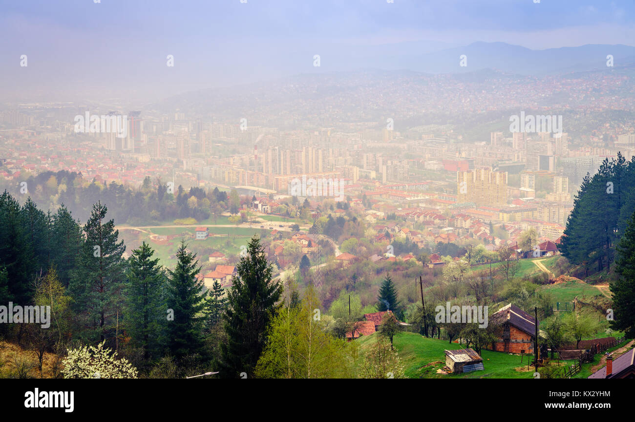 Der Blick aus der Vogelperspektive auf die Stadt Sarajevo, Bosnien Stockfoto