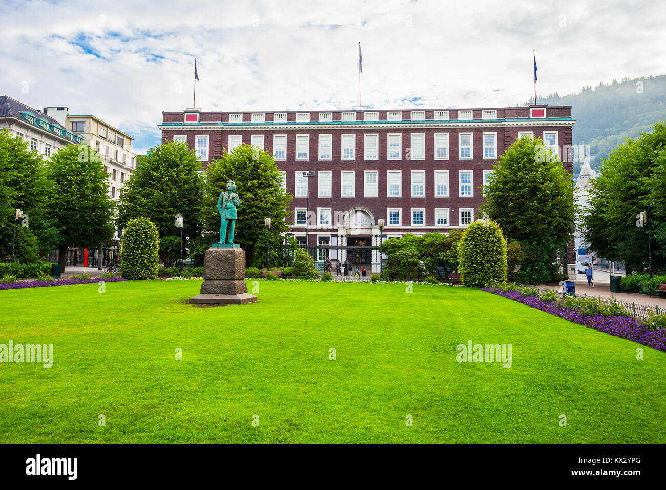 Edvard Grieg Monument und Fernschreiber Gebäude im Stadtzentrum von Bergen in Norwegen Stockfoto