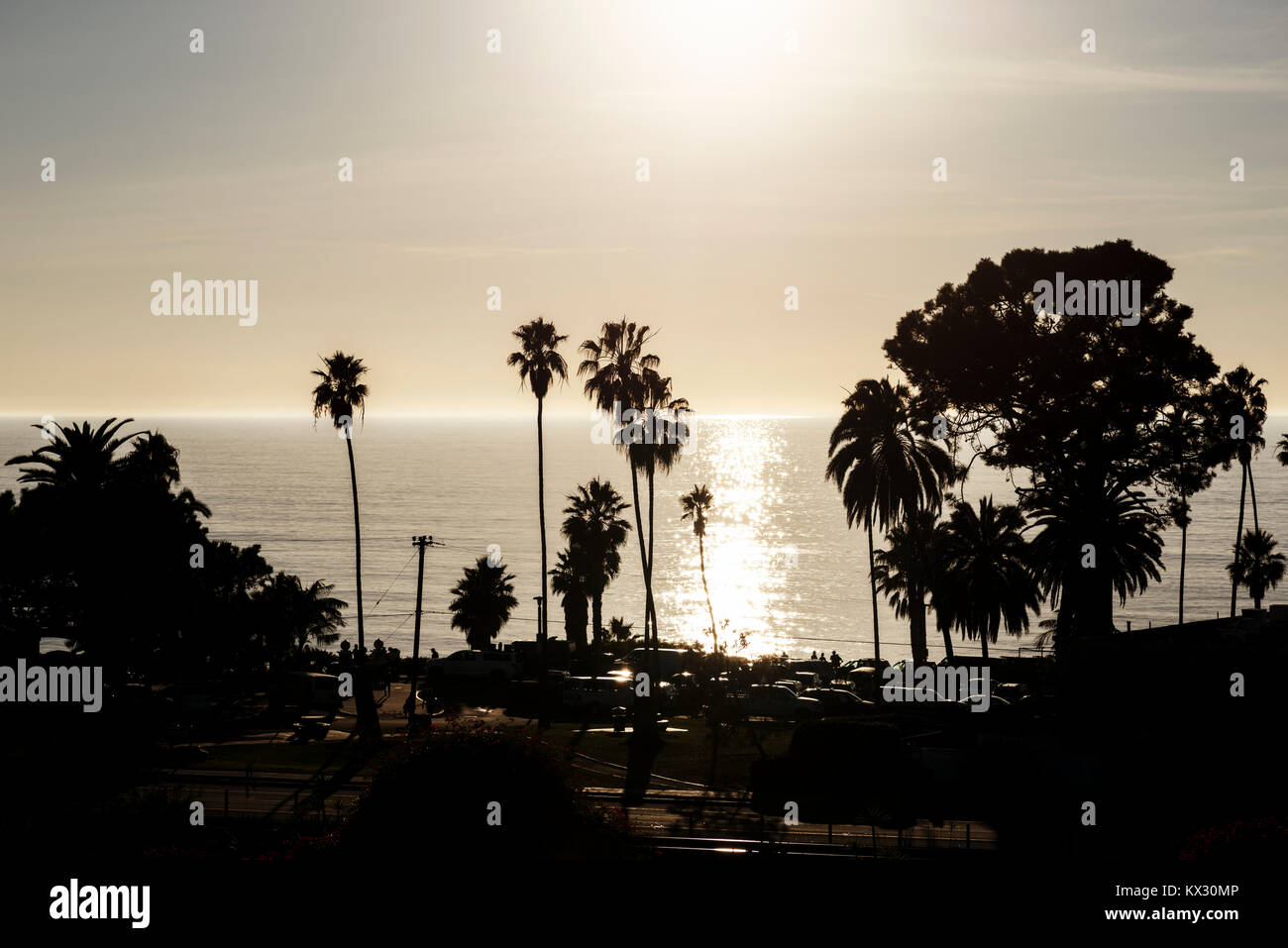 Blick hinunter auf die Küste Stadt Encinitas, California. Stockfoto
