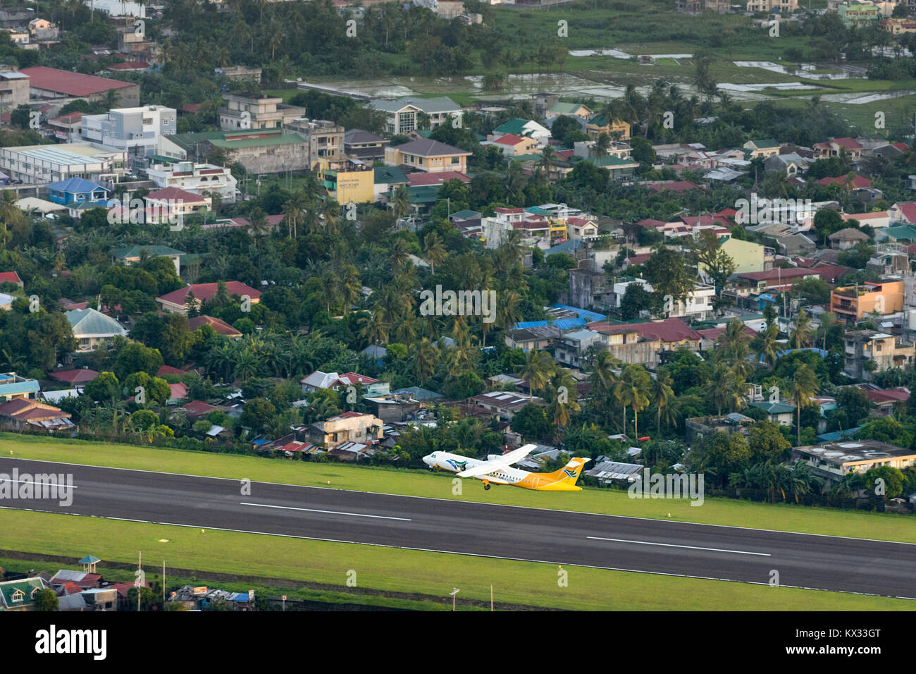 Cebu Pacific Air Passenger Flugzeug RP-C7255 aus ATR 72-500 von Legazpi Flughafen, Philippinen. Stockfoto