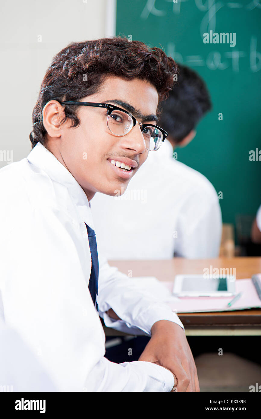 1 indischen High School Junge Student Studie Bildung in der Klasse Stockfoto