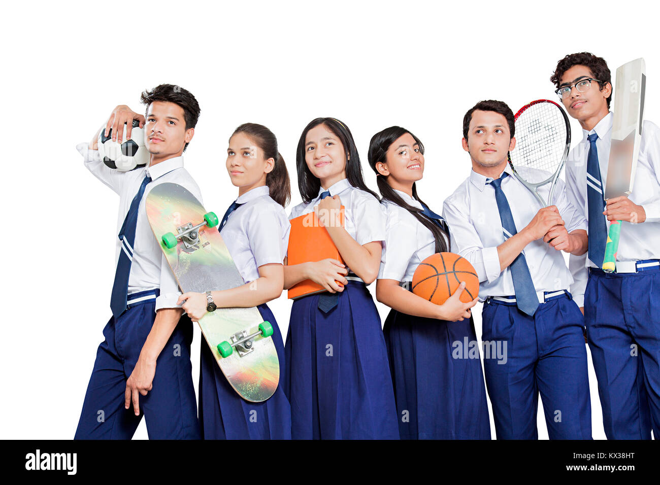 Gruppe indischer Junge Schüler Sport Spieler zusammen stehende Bestimmung Stockfoto