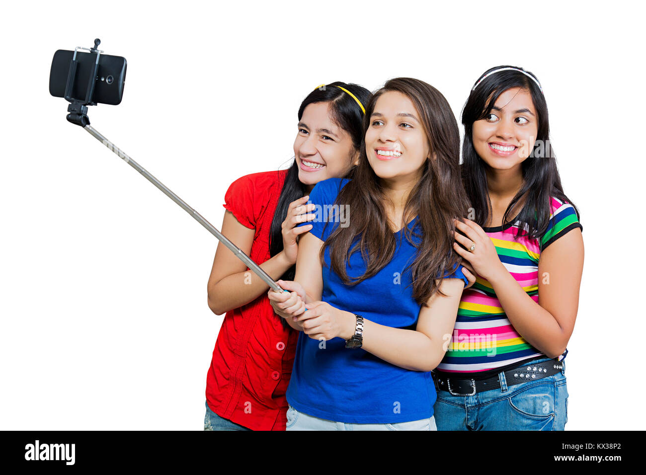 3 indischen Jungen Mädchen Freunde zusammen Selfie Telefon Stick Stockfoto