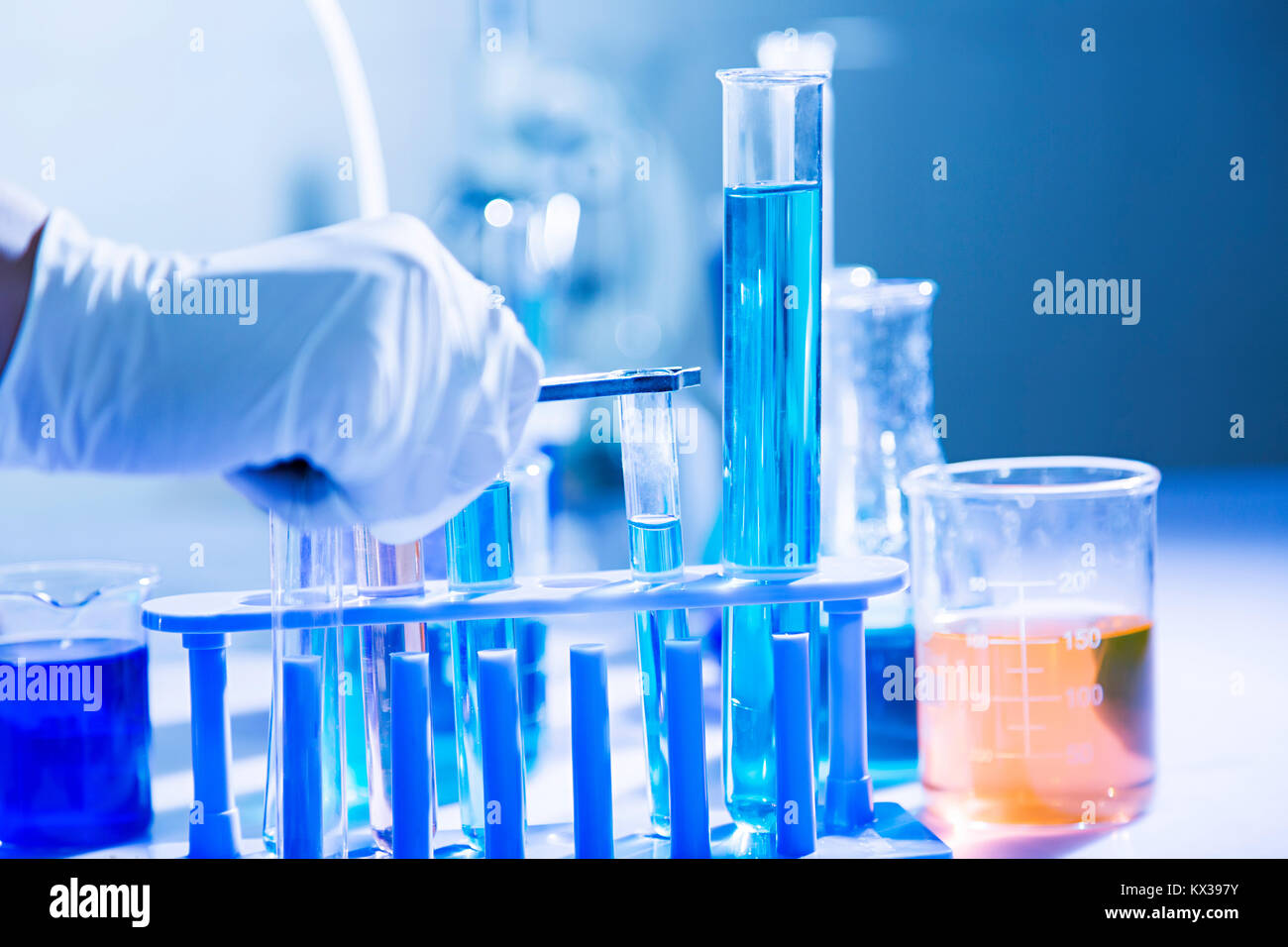 Inder Wissenschaftler Reagenzglas esearch chemisches Labor Wissenschaft Chemie Stockfoto