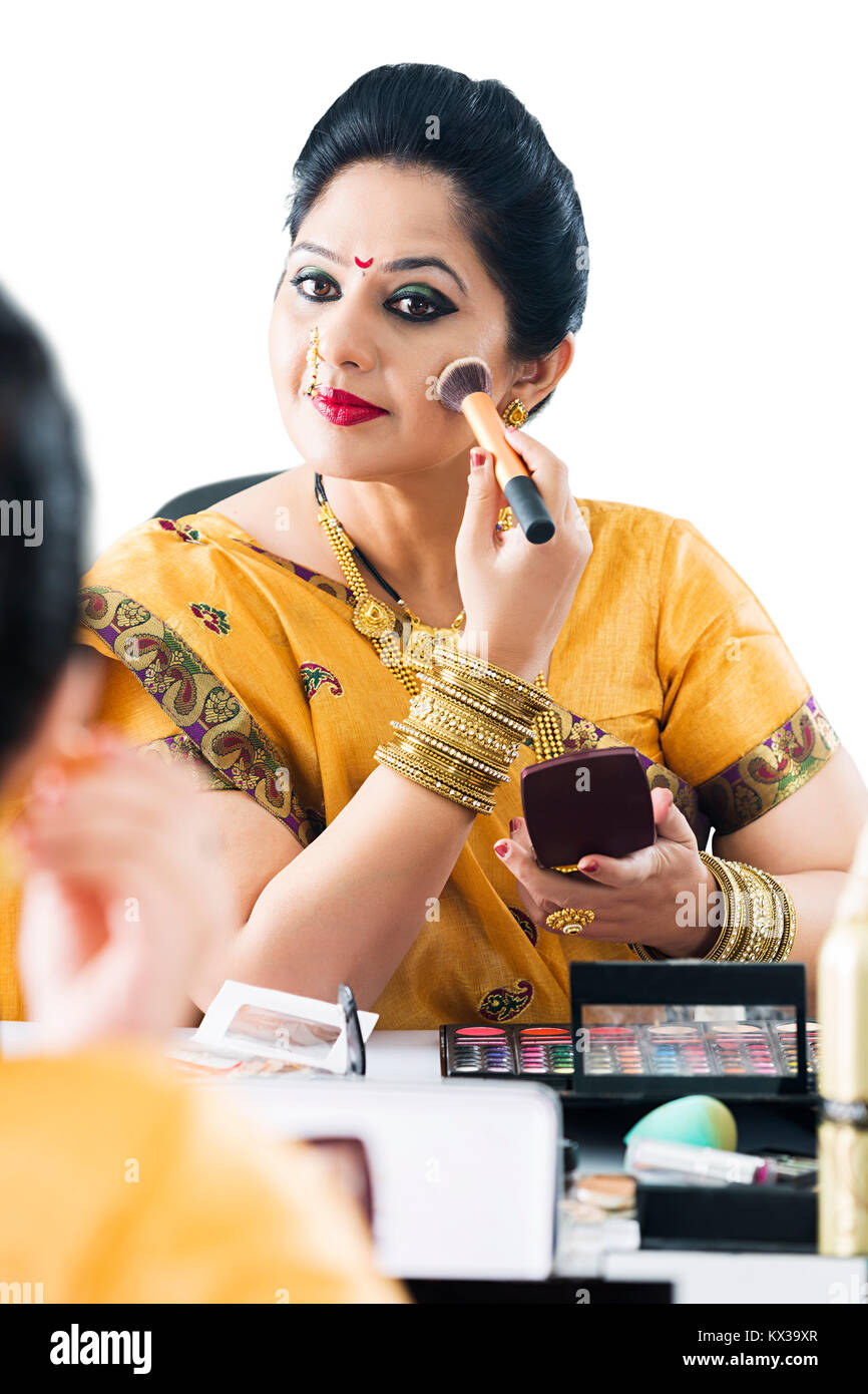 Indische Marathi Frau Make up Fashion Anziehen Stockfoto