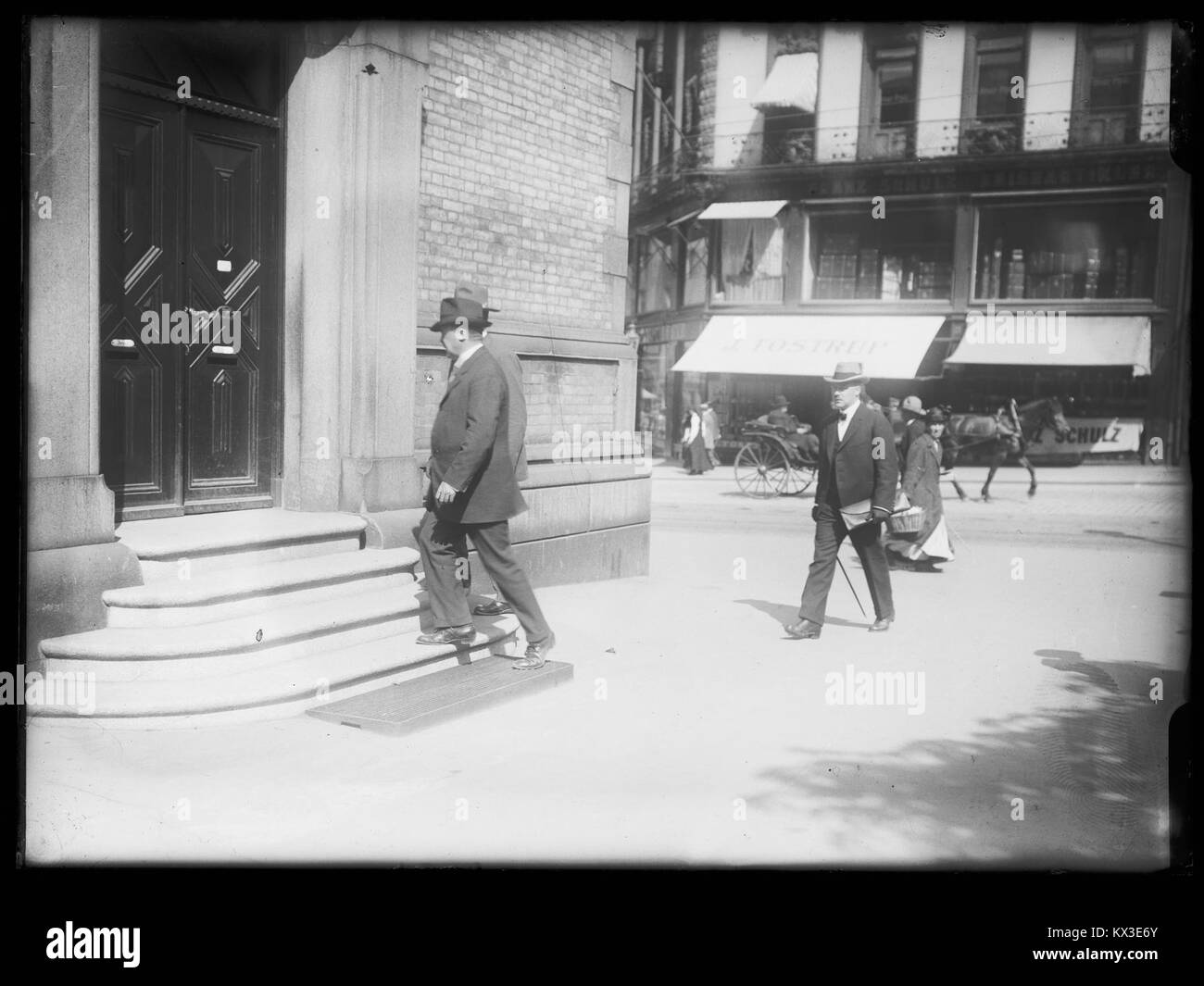Eine Fotografie aus dem Jahr 1916, die das „Dyrtidsmøtet“ (Hochpreistreffen) im norwegischen Parlament (Stortinget) in Oslo zeigt, das sich mit der Inflation und der wirtschaftlichen Not während des Ersten Weltkriegs befasst Stockfoto