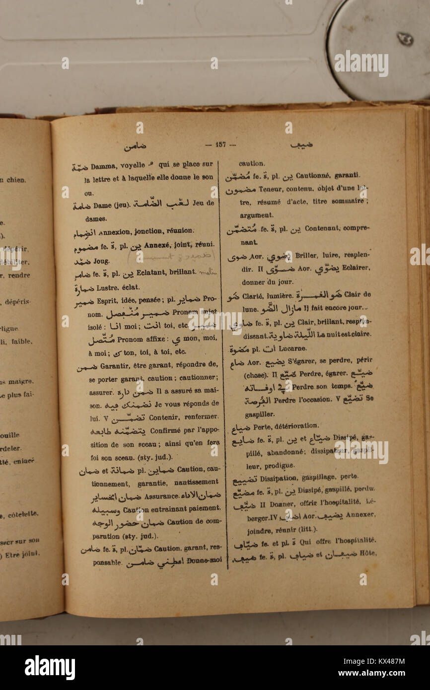 Wörterbuch Arabe-Fran çais par Alfred Nicolas (1938) P 157 Stockfoto