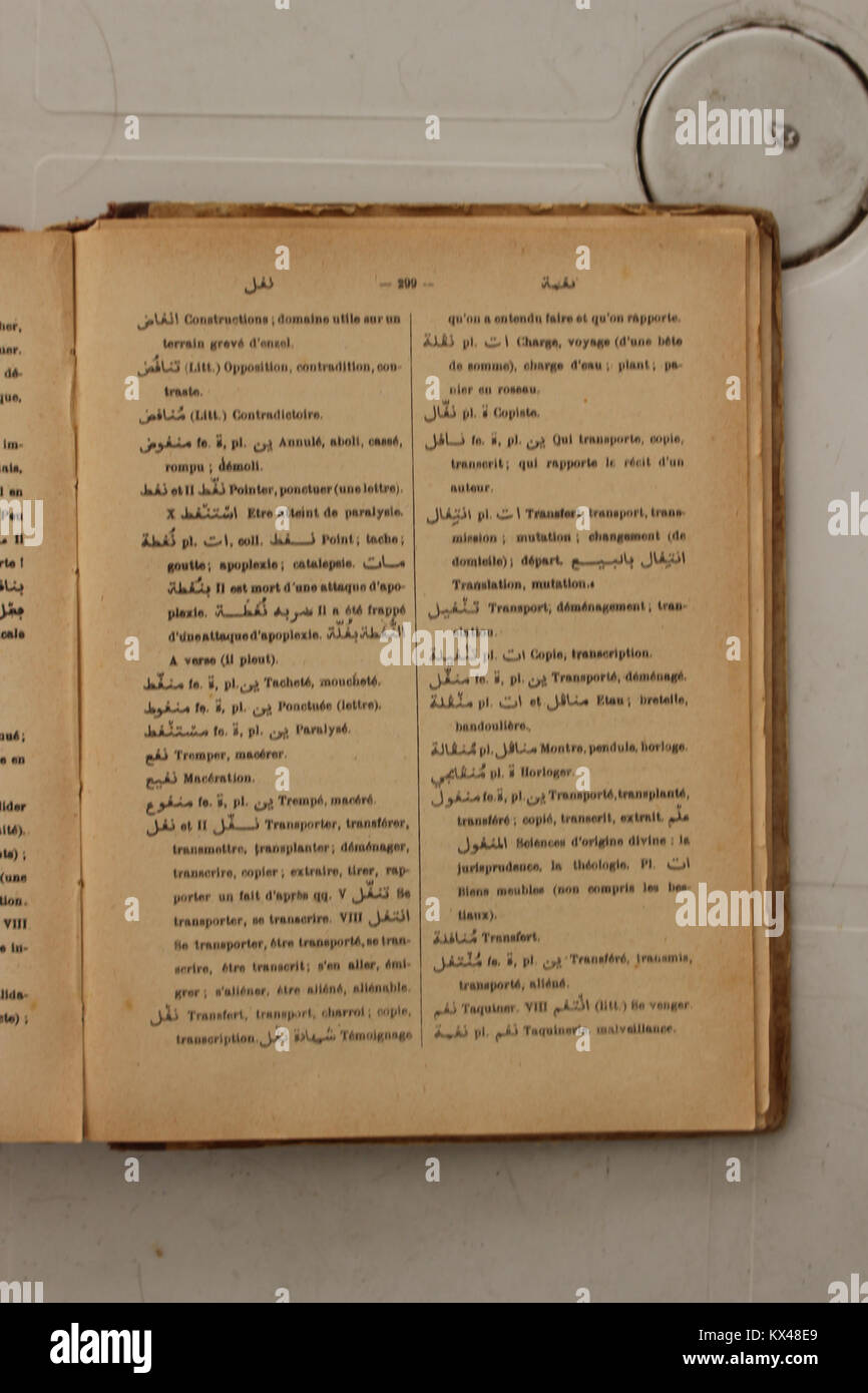 Wörterbuch Arabe-Fran çais par Alfred Nicolas (1938) P 299 Stockfoto
