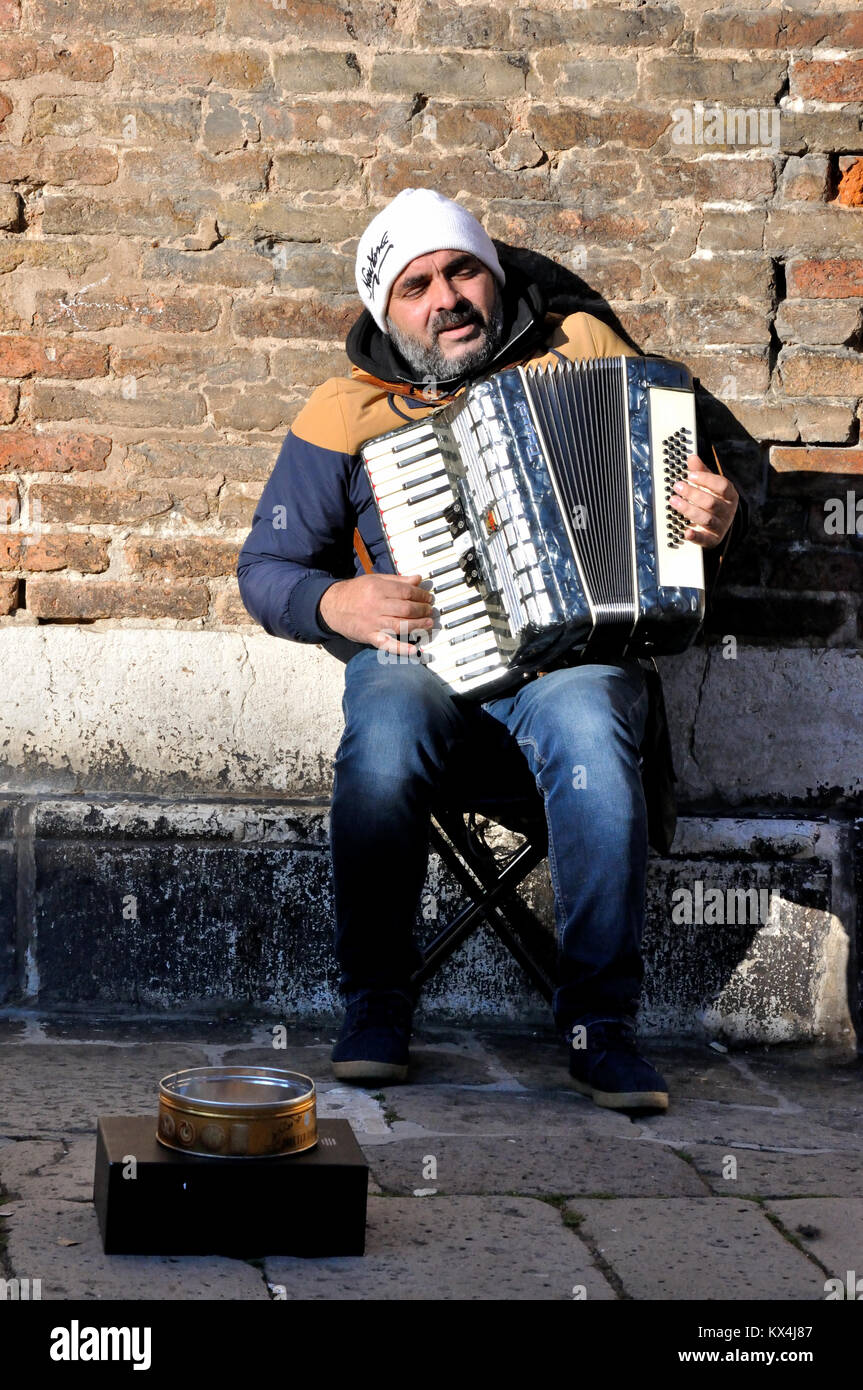 Straßenmusiker in Venedig, Italien Stockfoto