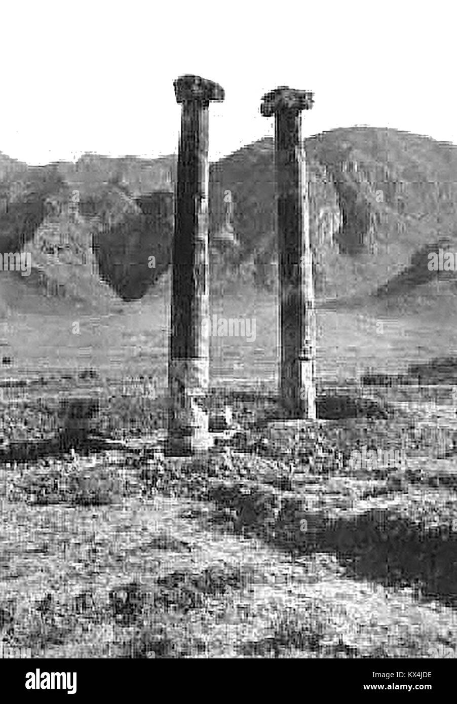 Historische Persien (Iran) im Jahr 1935 - Archäologie - Säulen vom Tempel des Khurha Stockfoto