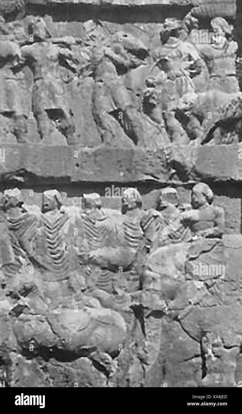Historische Persien (Iran) im Jahr 1935 - Archäologie - SCHAPUR - eine geschnitzte Tablet mit Tribut Träger Stockfoto