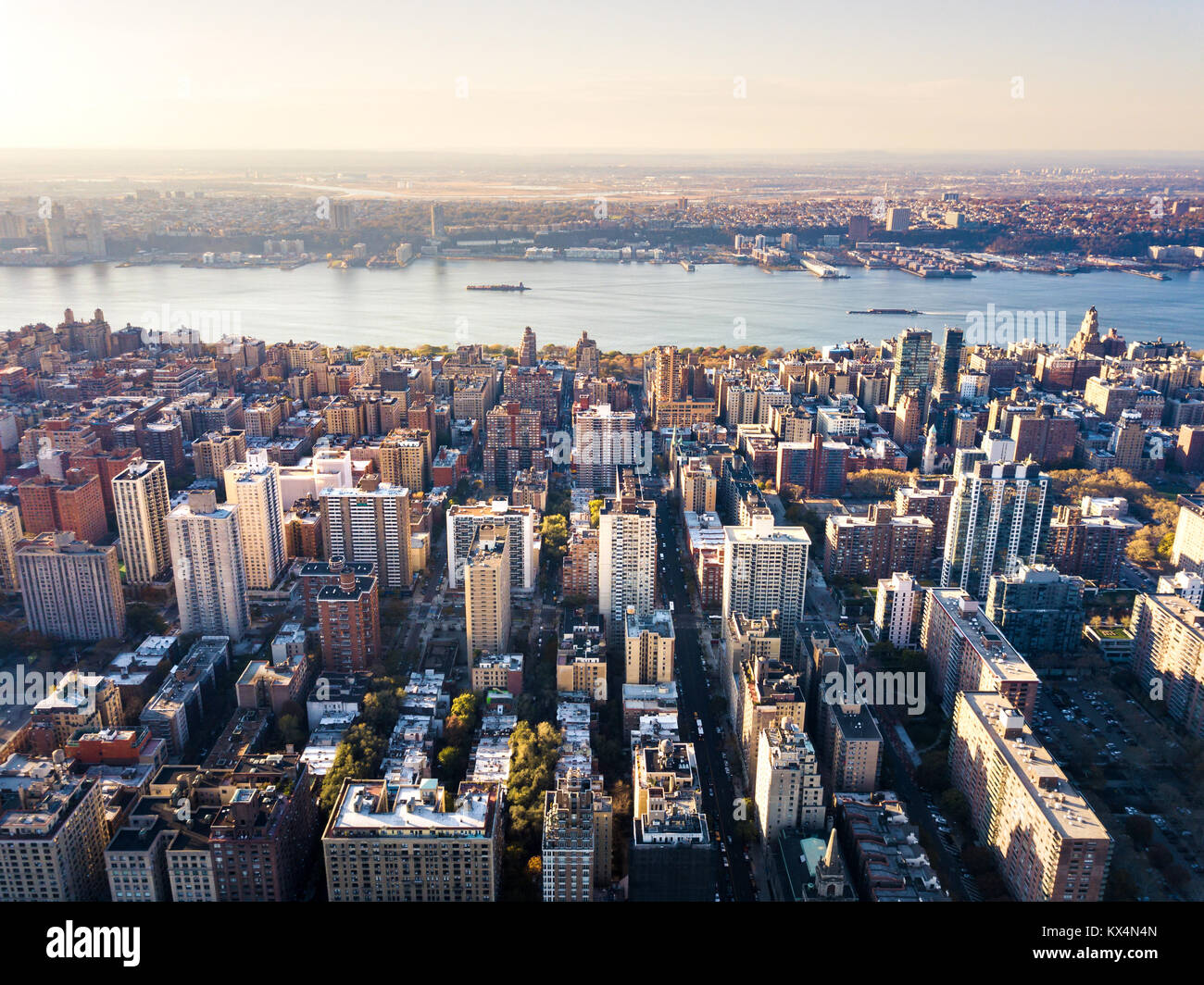 Einen atemberaubenden Blick auf Manhattan und New York bei Sonnenuntergang Stockfoto